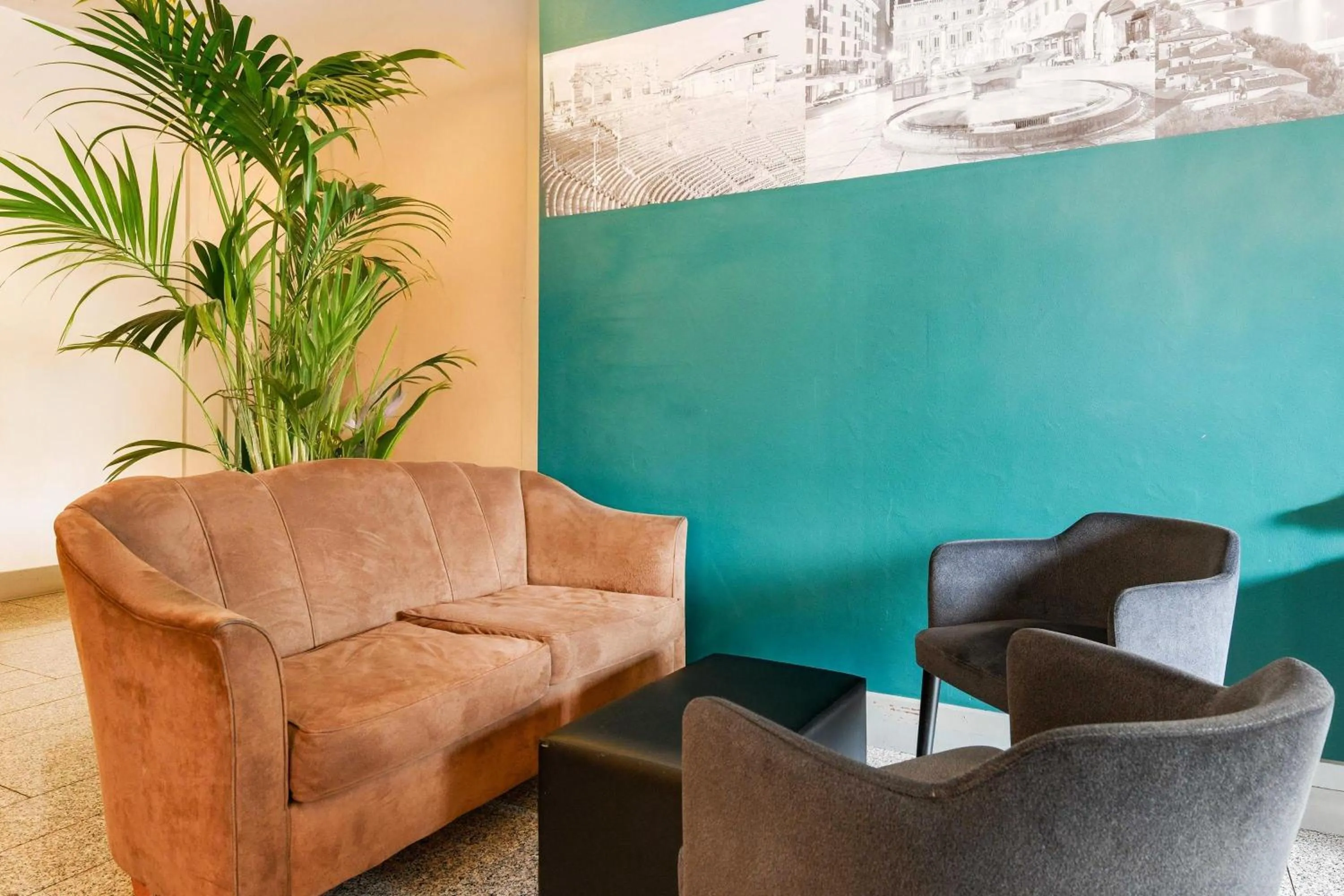 Lobby or reception in B&B Hotel Verona