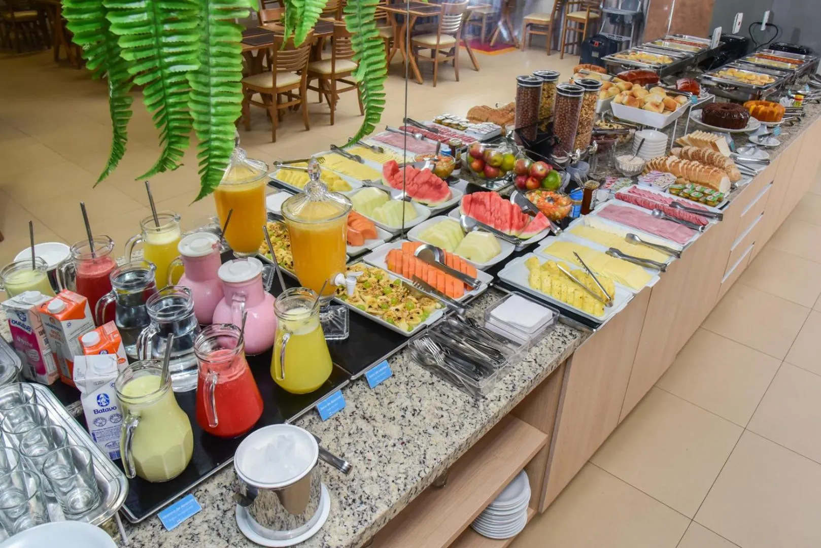 Breakfast in Hotel Plaza Garden