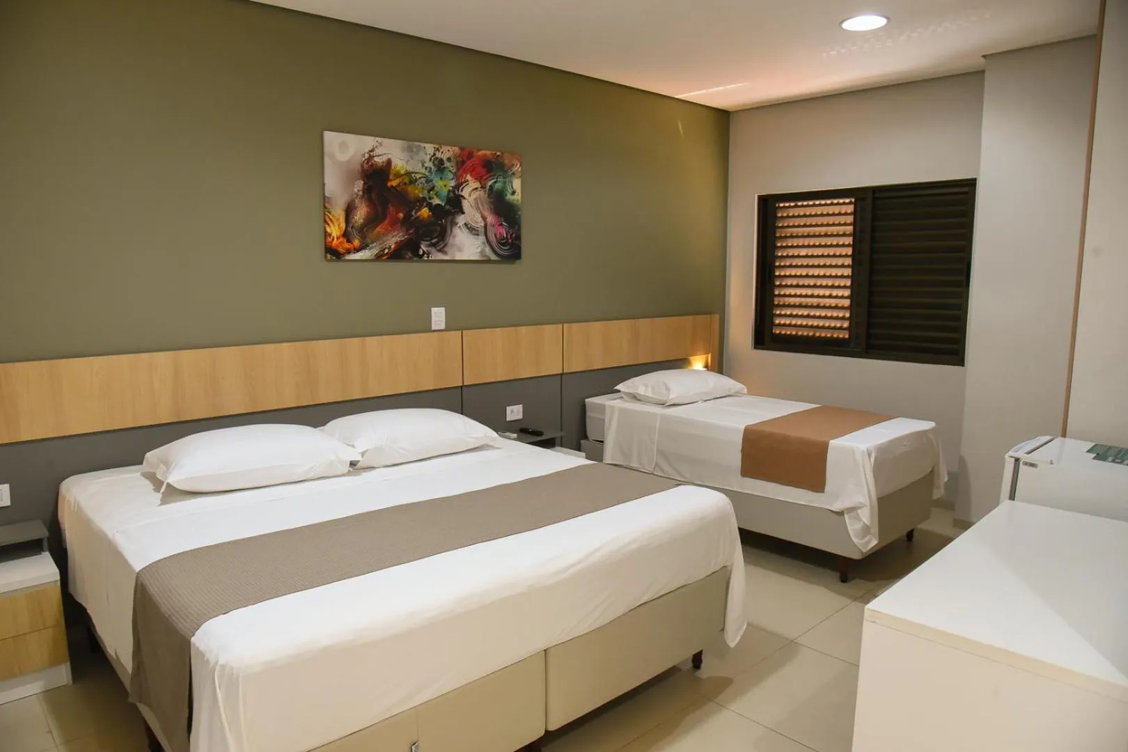 Bedroom, Bed in Hotel Plaza Garden