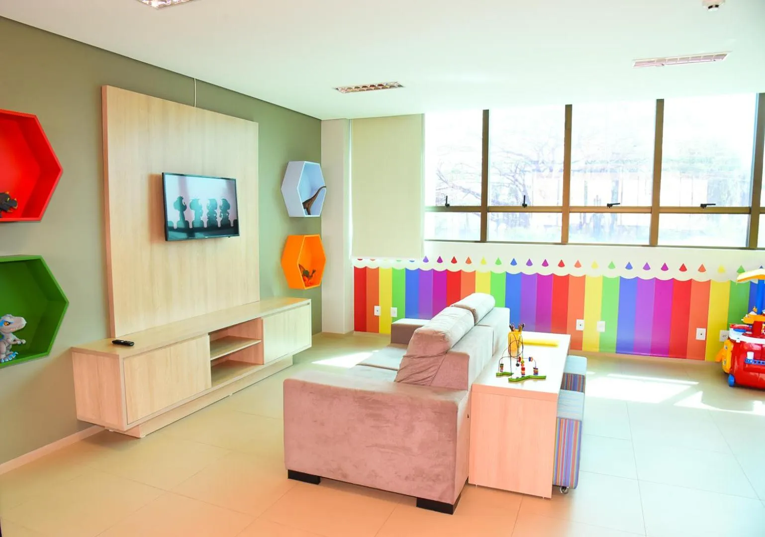 children in Hotel Plaza Garden