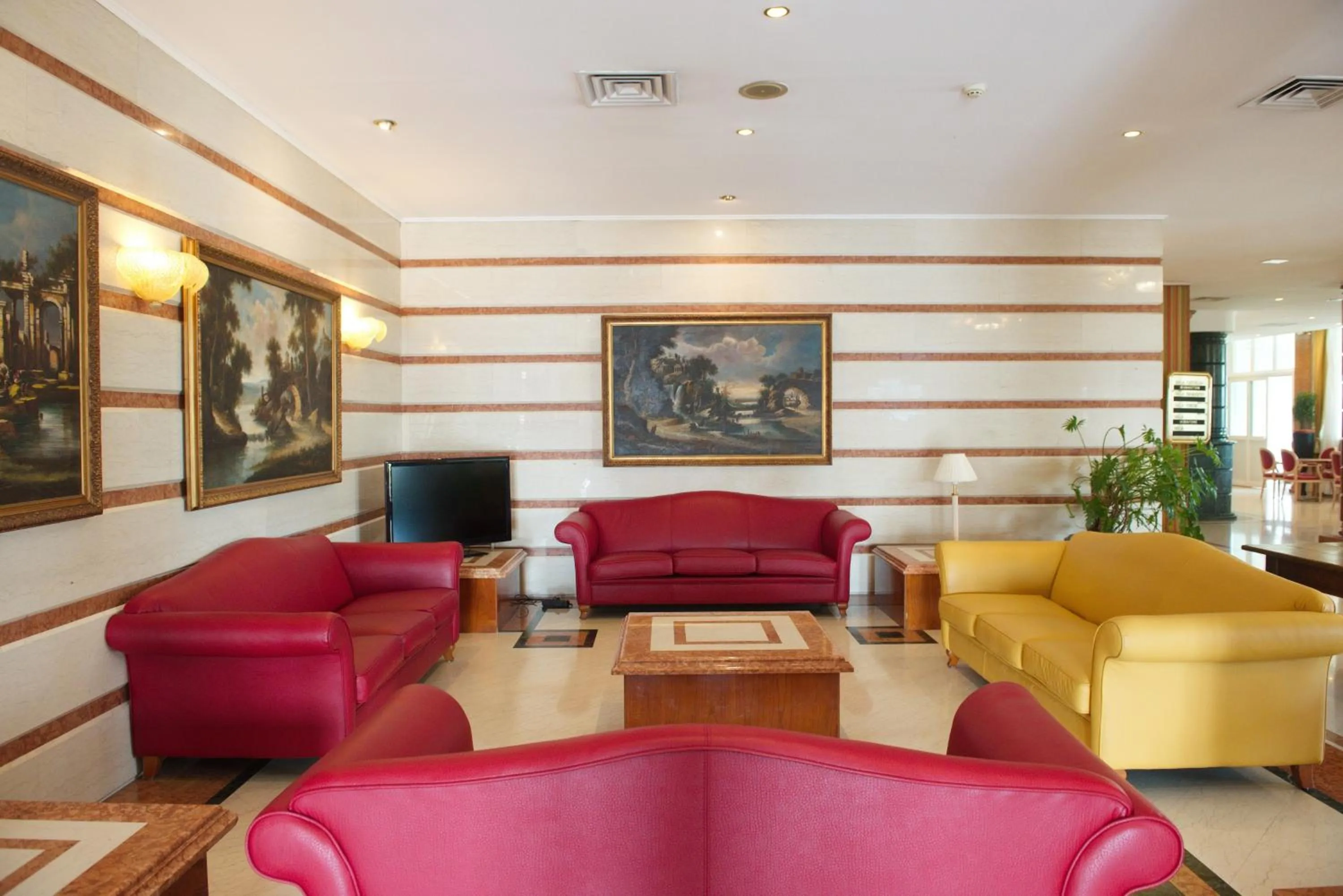 Lobby or reception in Hotel Catullo