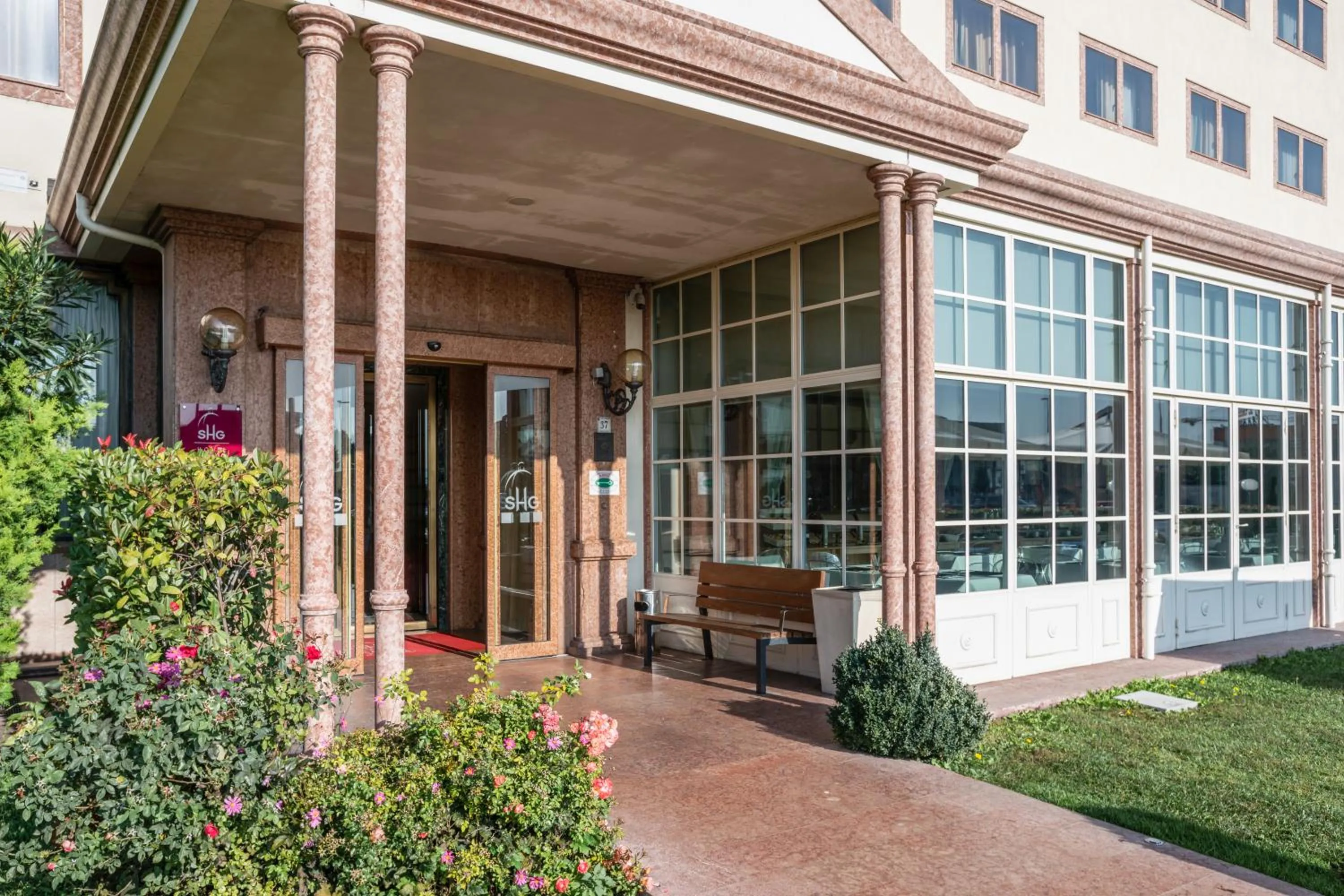 Facade/entrance in Hotel Catullo