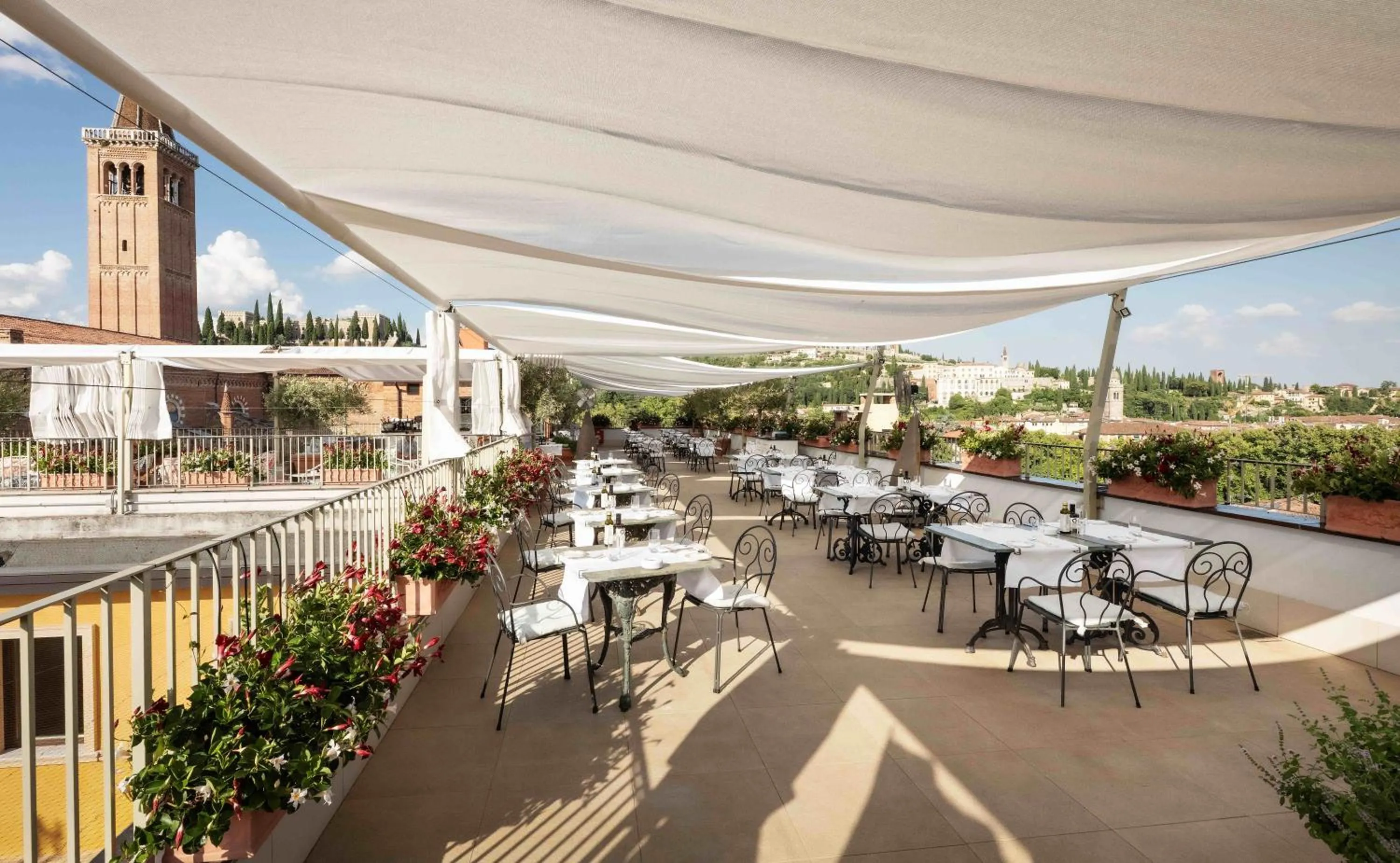 Restaurant/places to eat in Due Torri Hotel