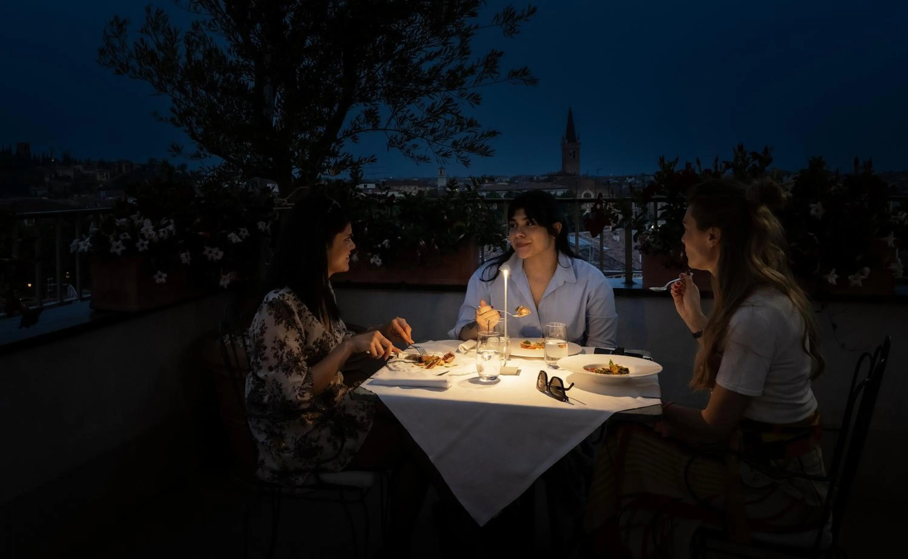 Restaurant/places to eat in Due Torri Hotel