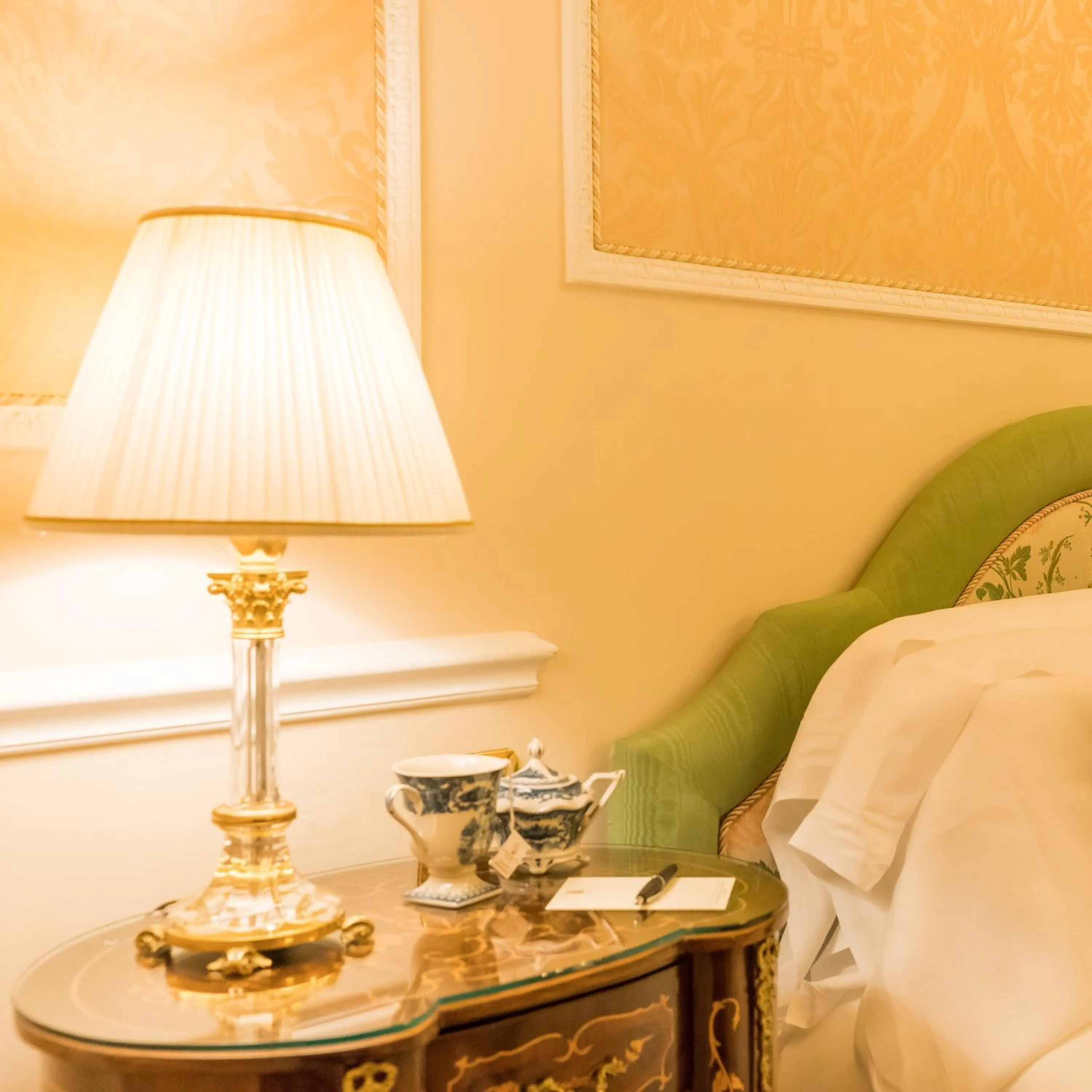 Bedroom in Hotel Bernini Palace