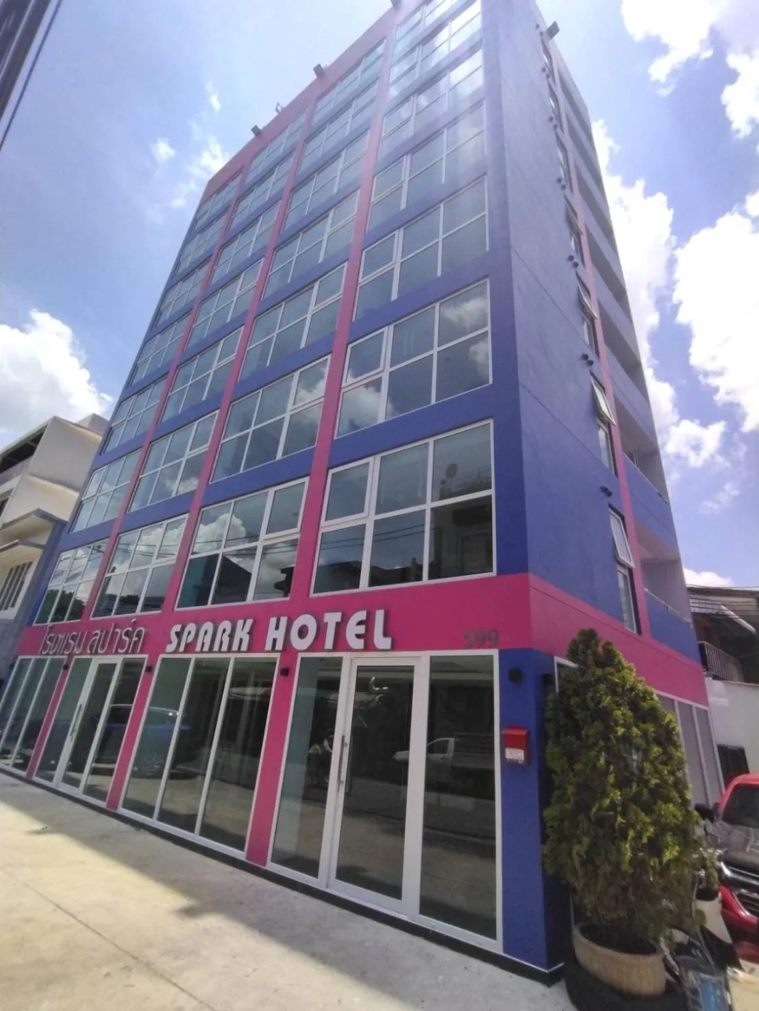 Property building in Spark Hotel - MRT Queen Sirikit - SHA Extra Plus Certified