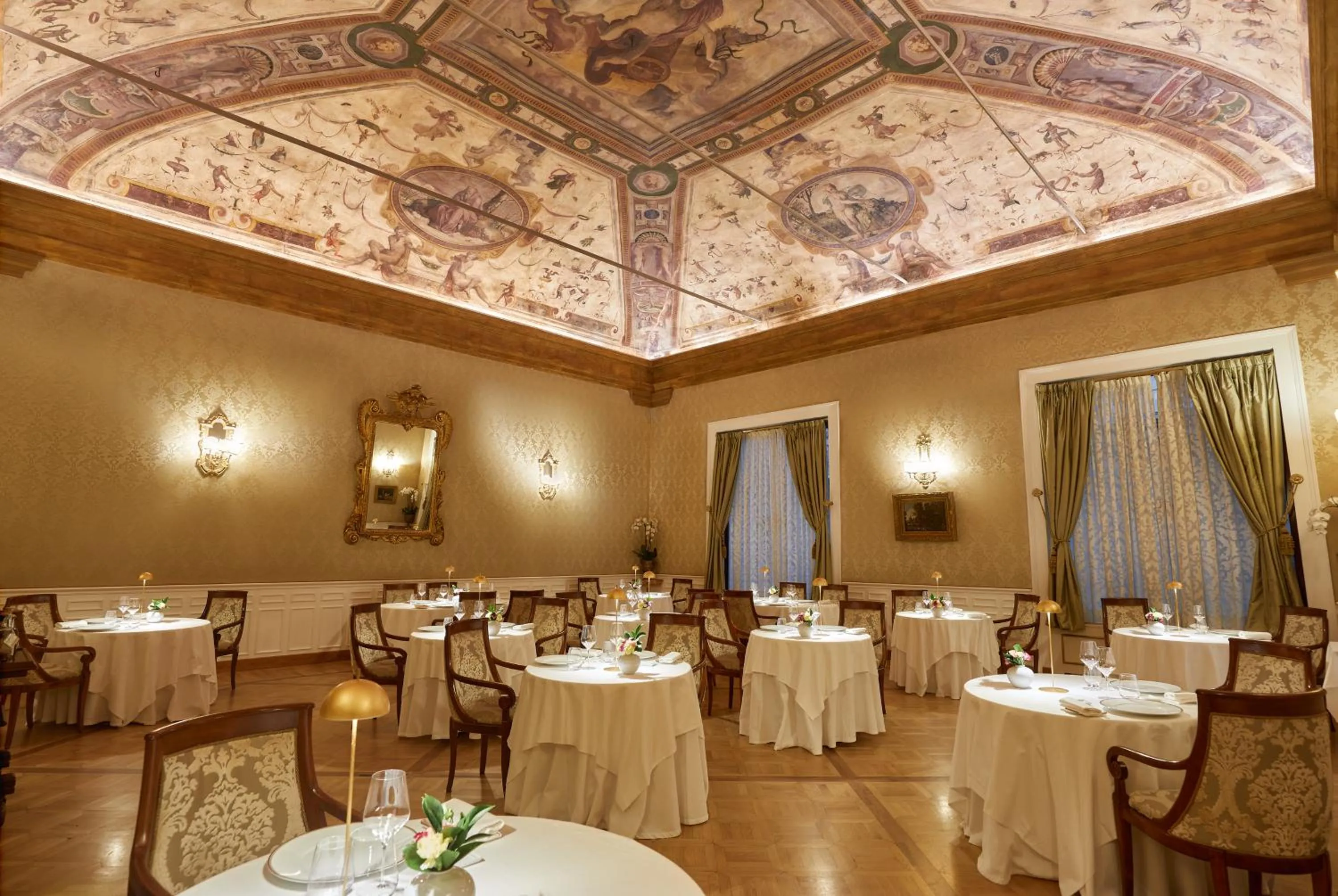 Restaurant/places to eat in Grand Hotel Majestic gia' Baglioni