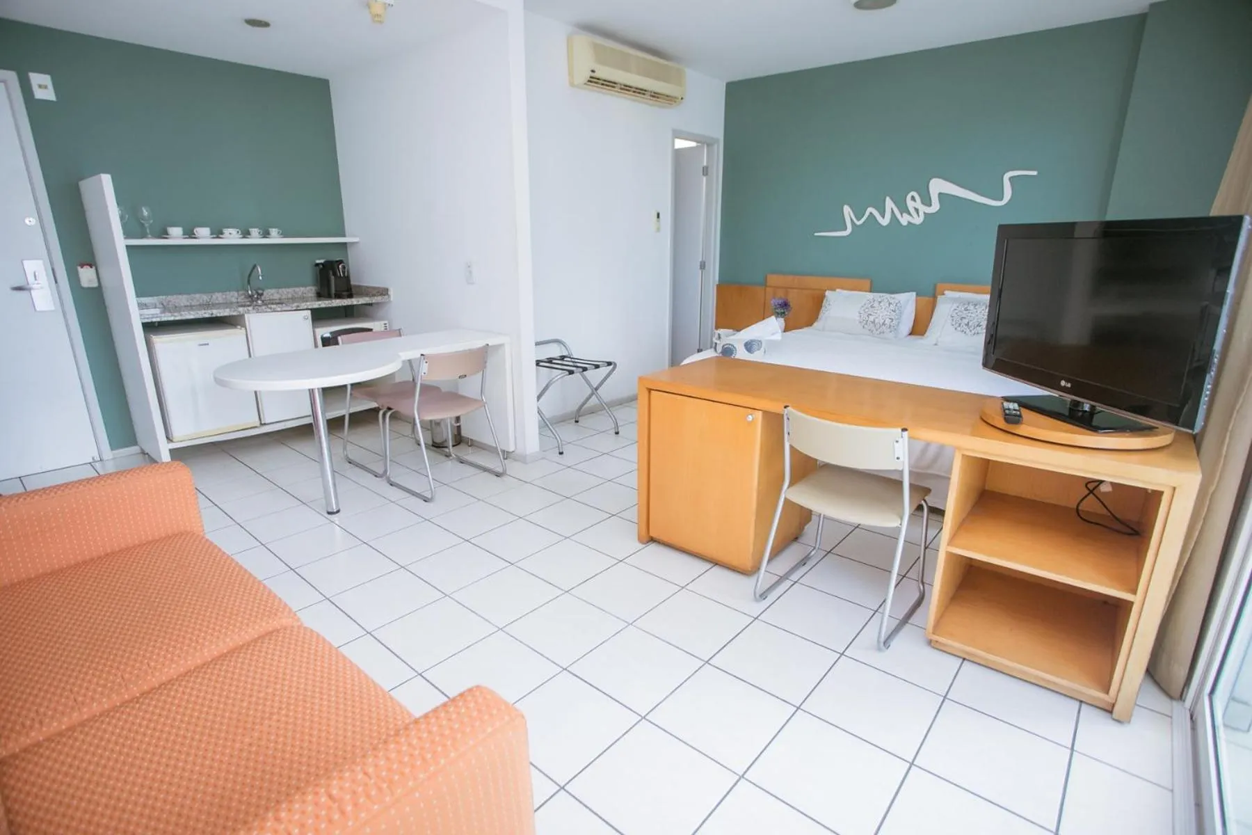 Praia do Canto Apart Hotel