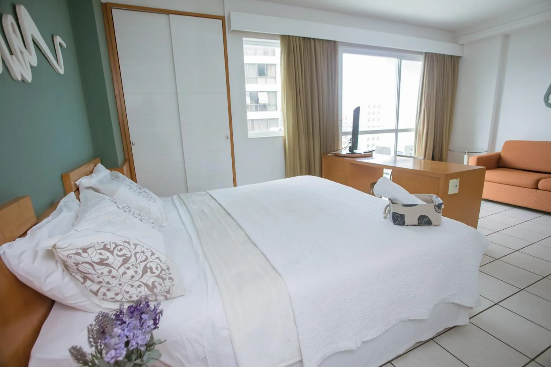 Bed in Praia do Canto Apart Hotel