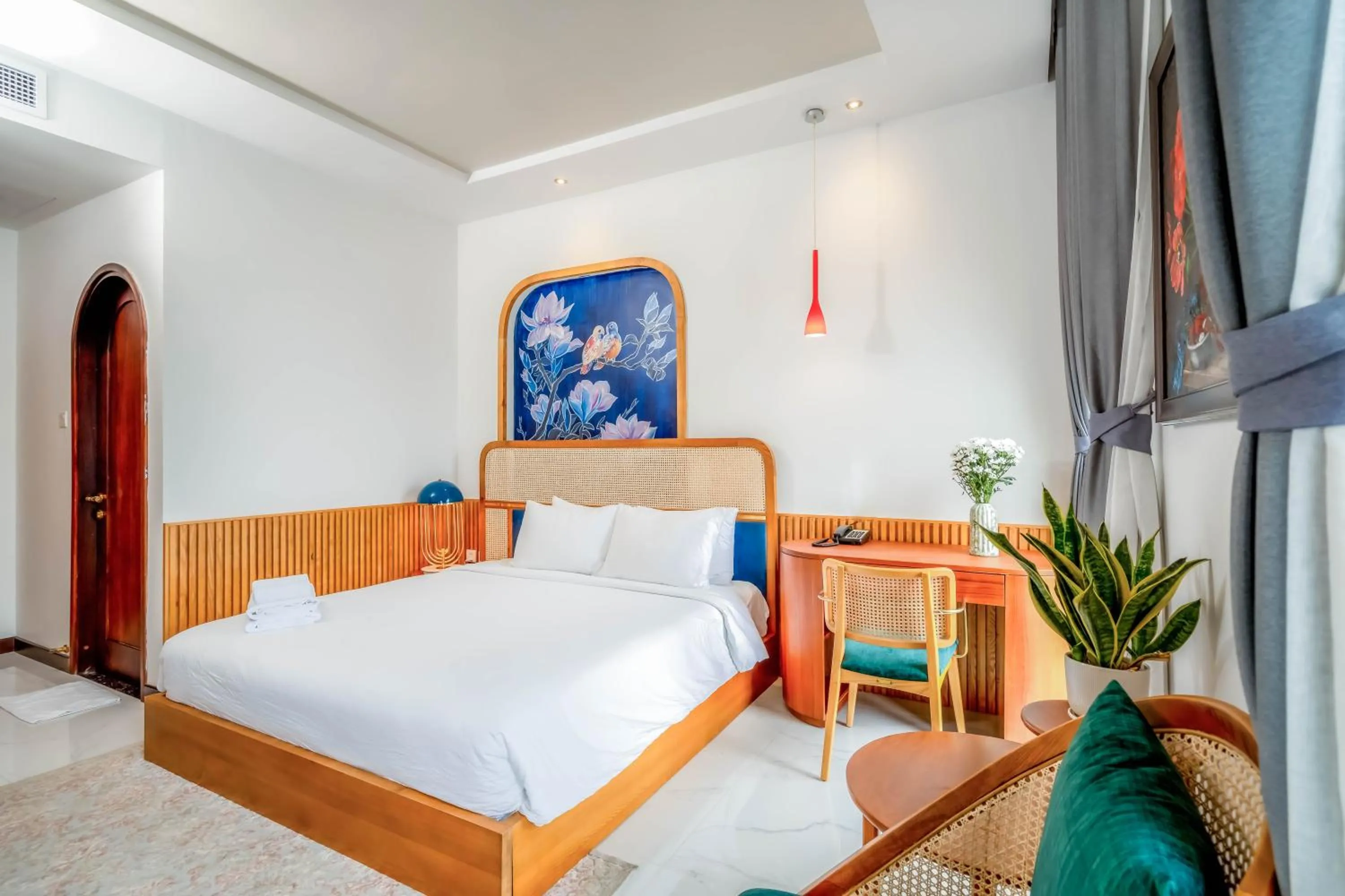 Photo of the whole room in FREE AIRPORT - MISAKI Hotel by SAZI