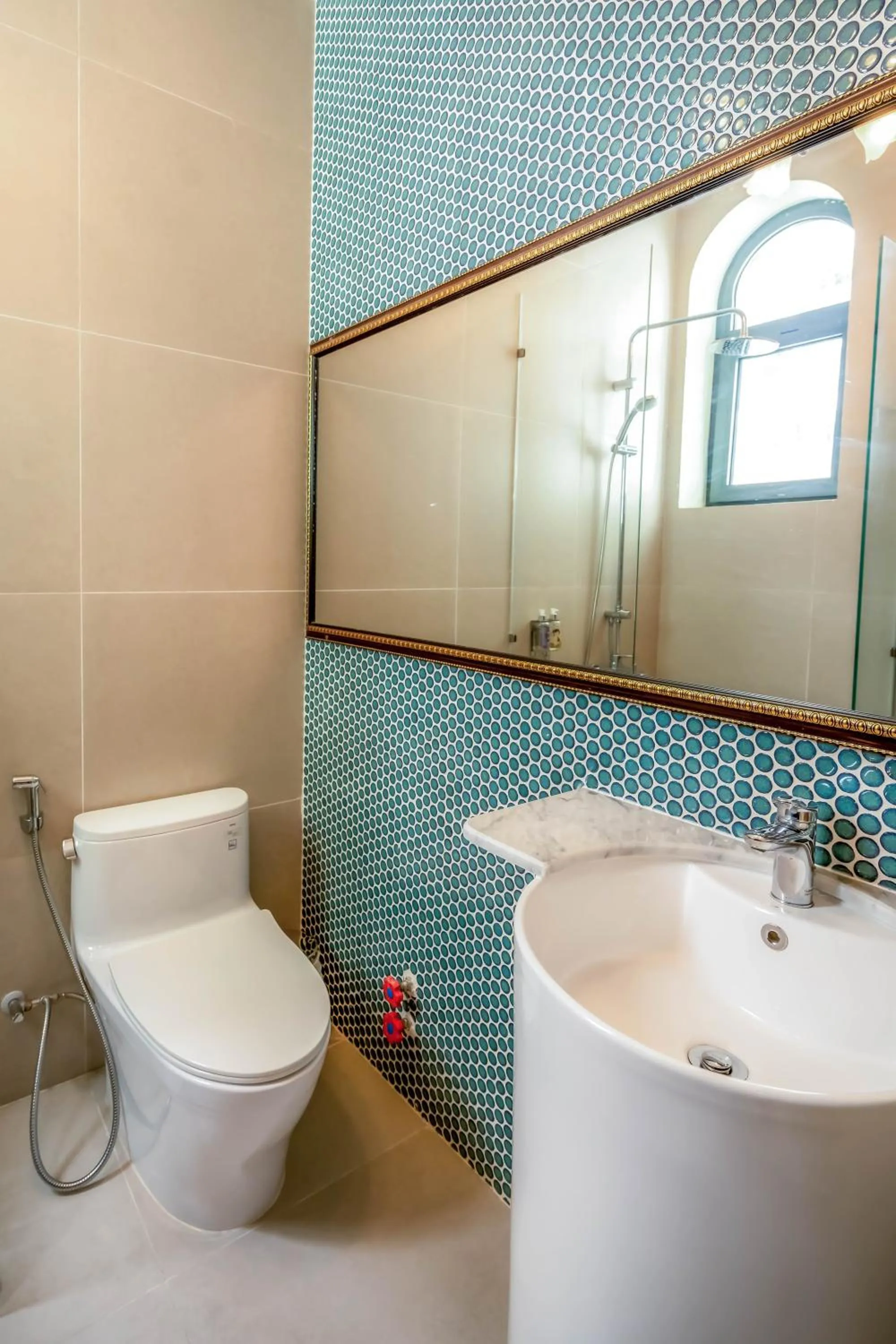 Shower in FREE AIRPORT - MISAKI Hotel by SAZI