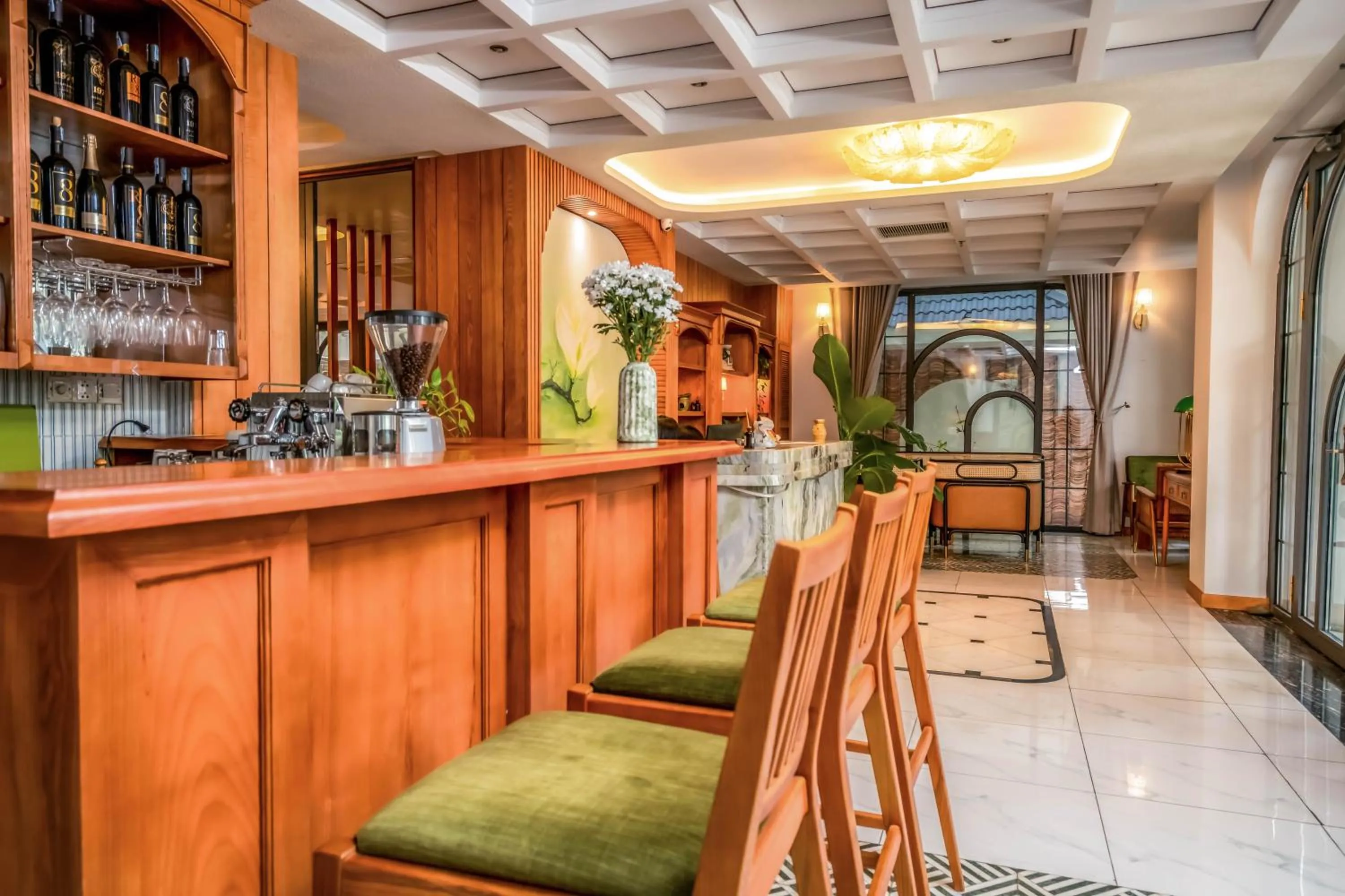 oven in FREE AIRPORT - MISAKI Hotel by SAZI