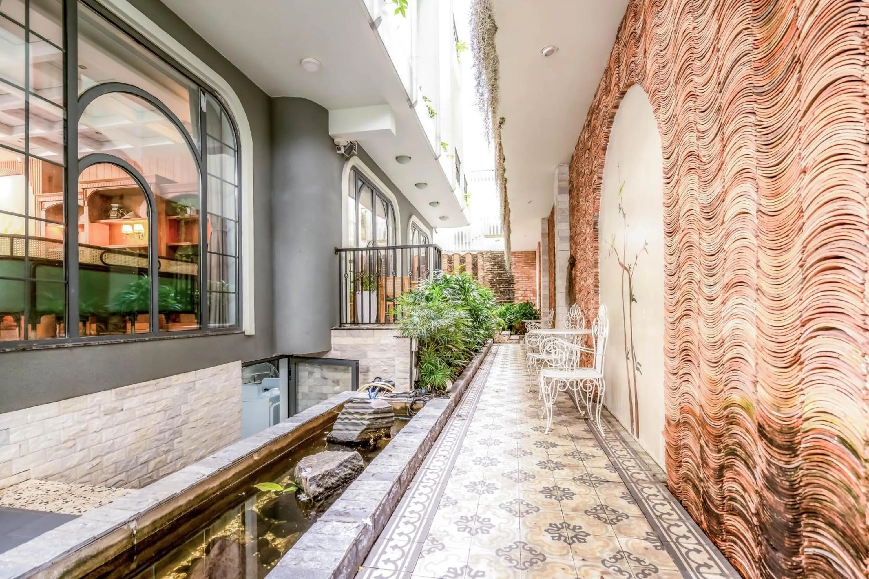 Garden in FREE AIRPORT - MISAKI Hotel by SAZI