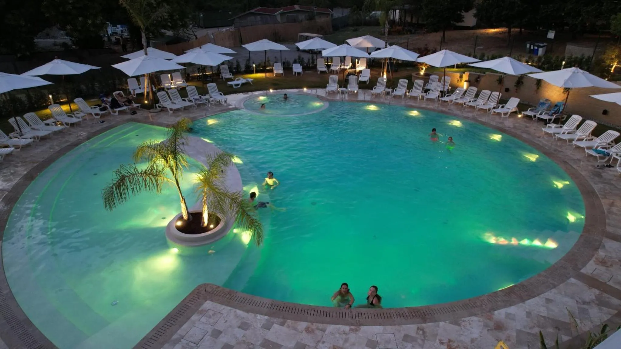 Night in Flaminio Village Bungalow Park