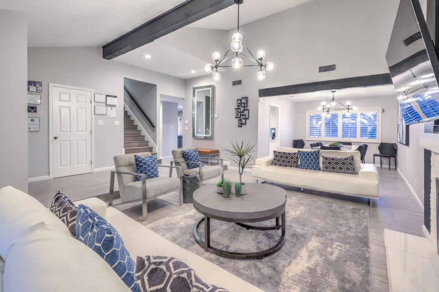 Sunset Swim, Luxury Vegas Villa with Pool, Hot Tub