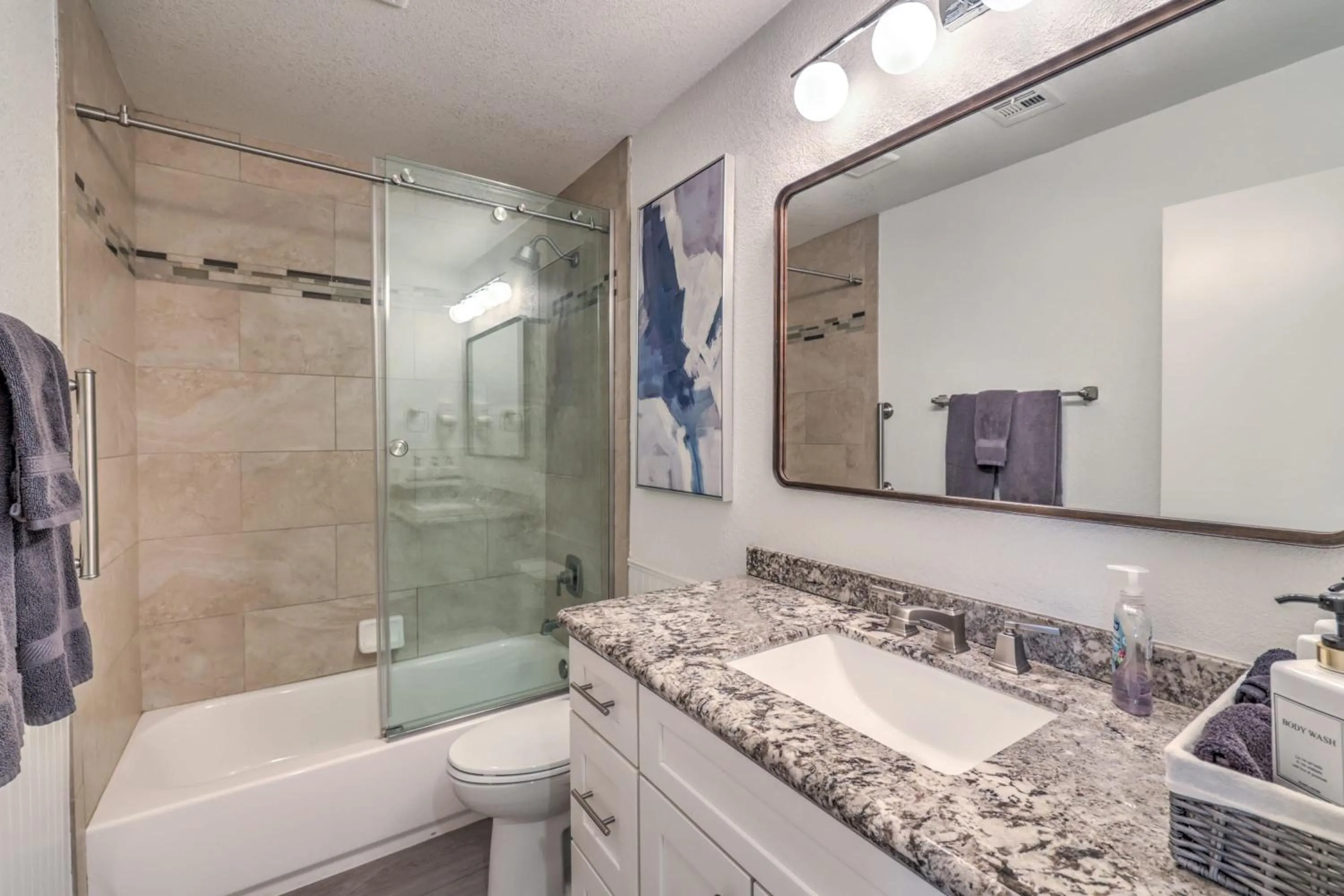 Sunset Swim, Luxury Vegas Villa with Pool, Hot Tub