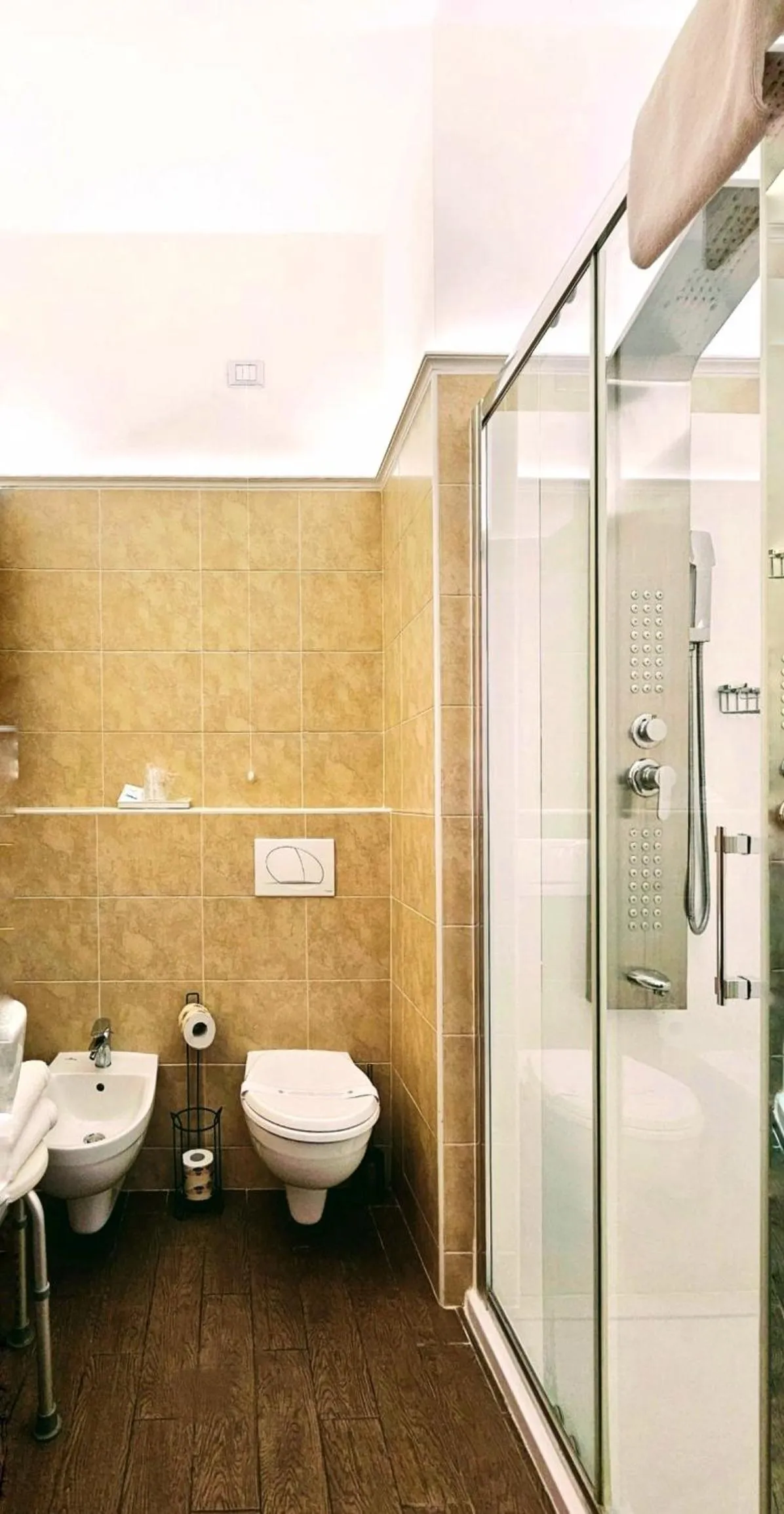 Shower in Hotel Terminus & Plaza