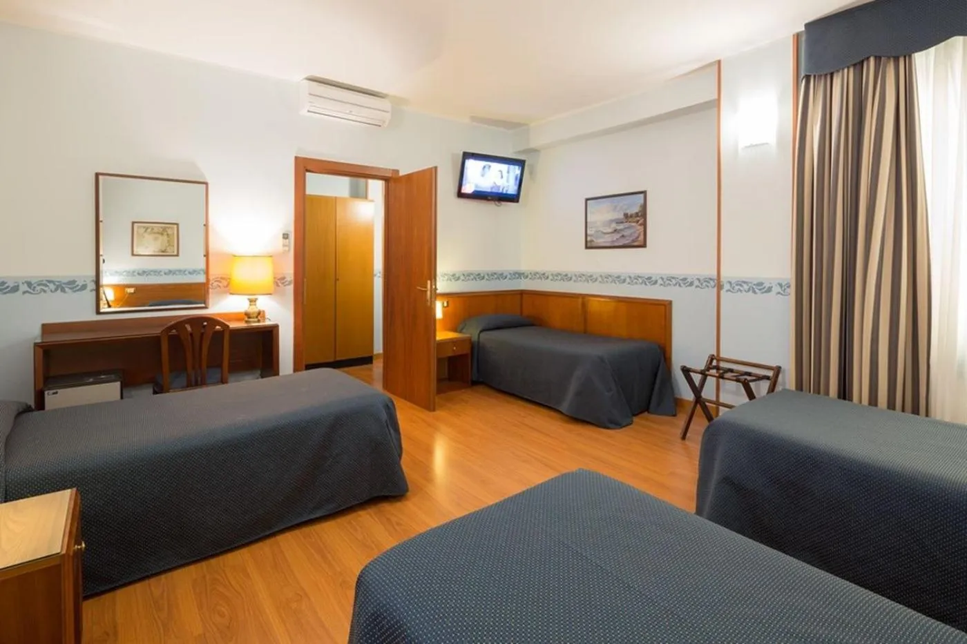 Bed in Hotel Terminus & Plaza