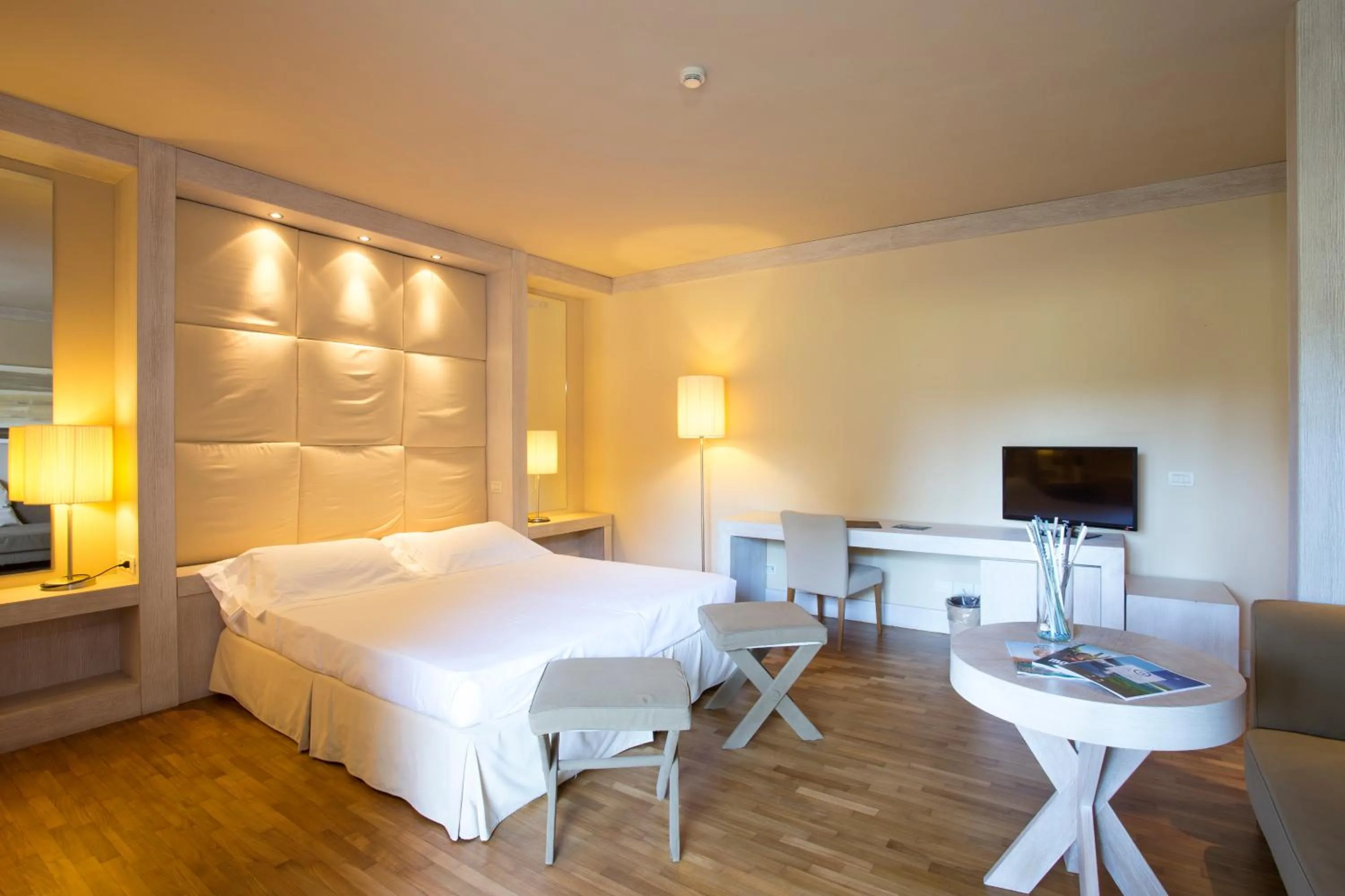 Balcony/Terrace, Bed in TH Tirrenia - Green Park Resort