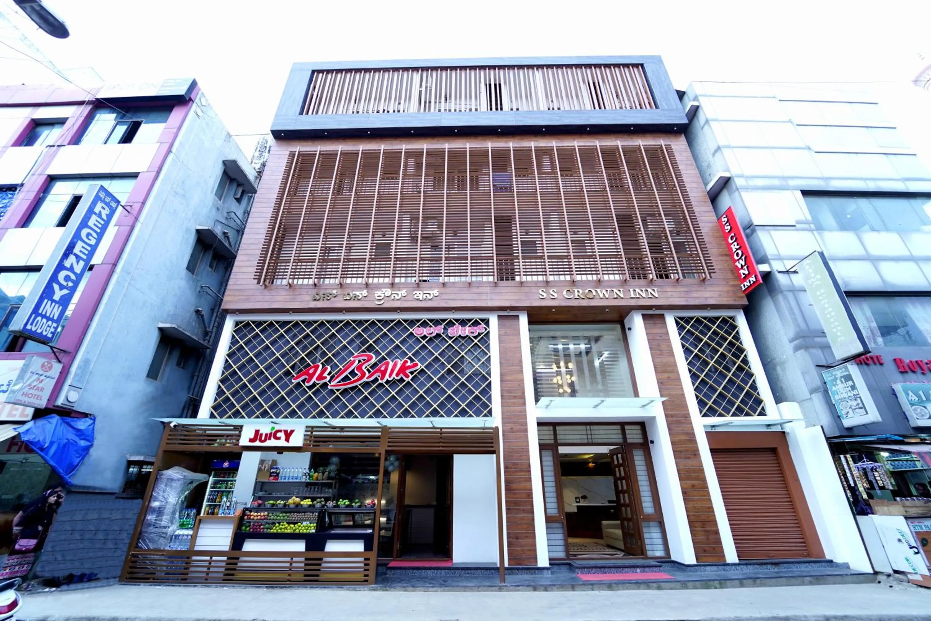 Property building in SS CROWN inn