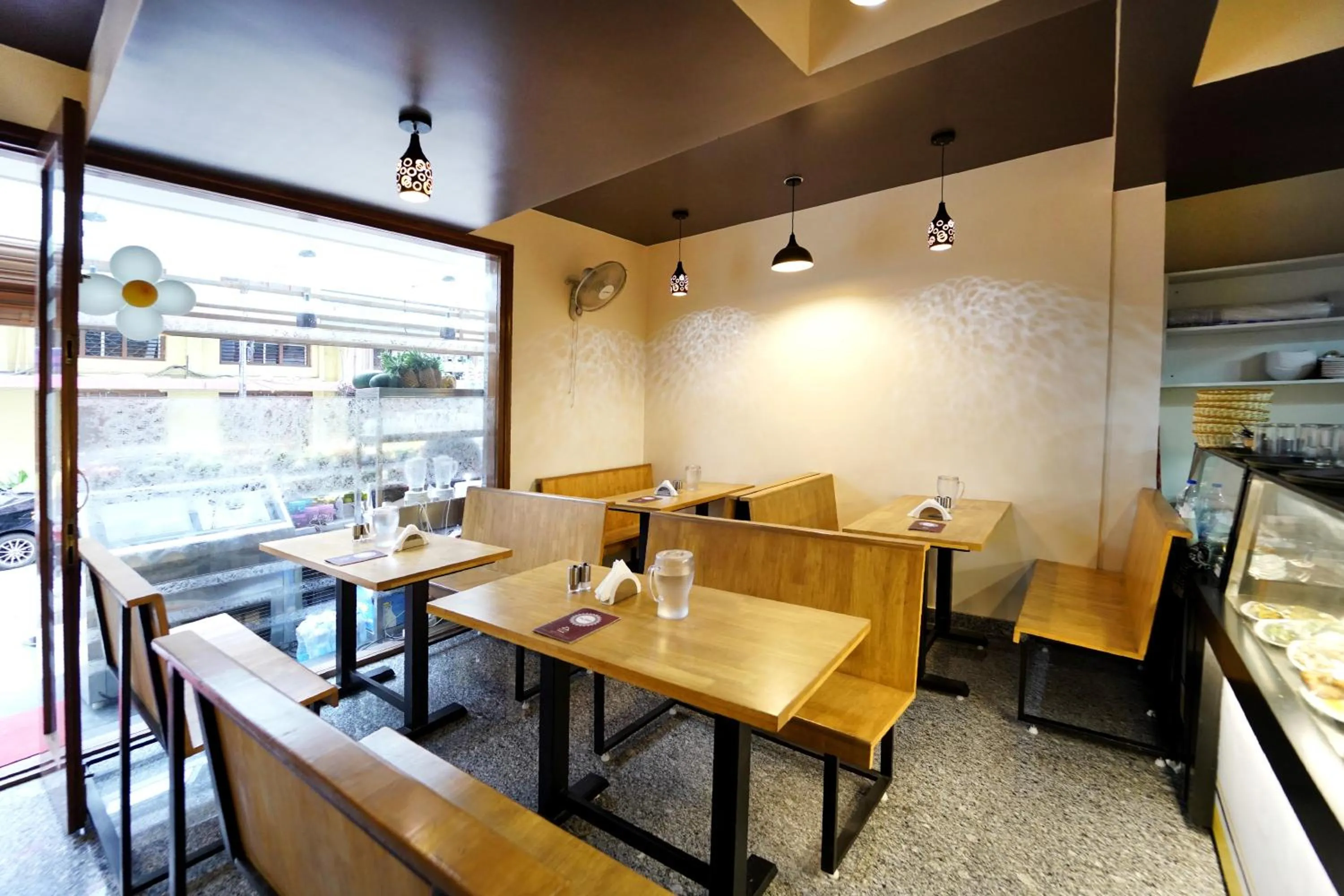 Restaurant/places to eat in SS CROWN inn