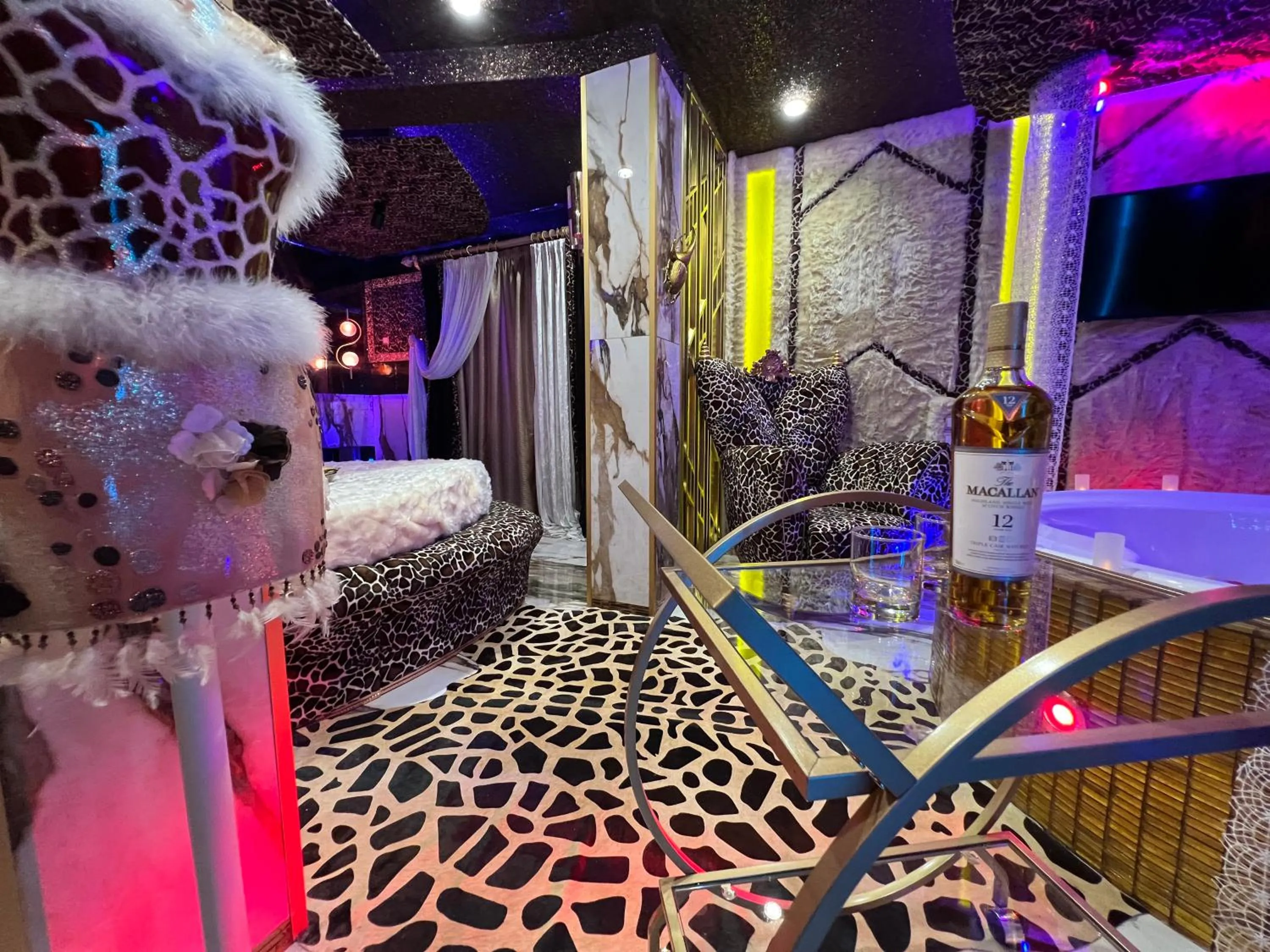 Decorative detail in Xcite Hotel Salem