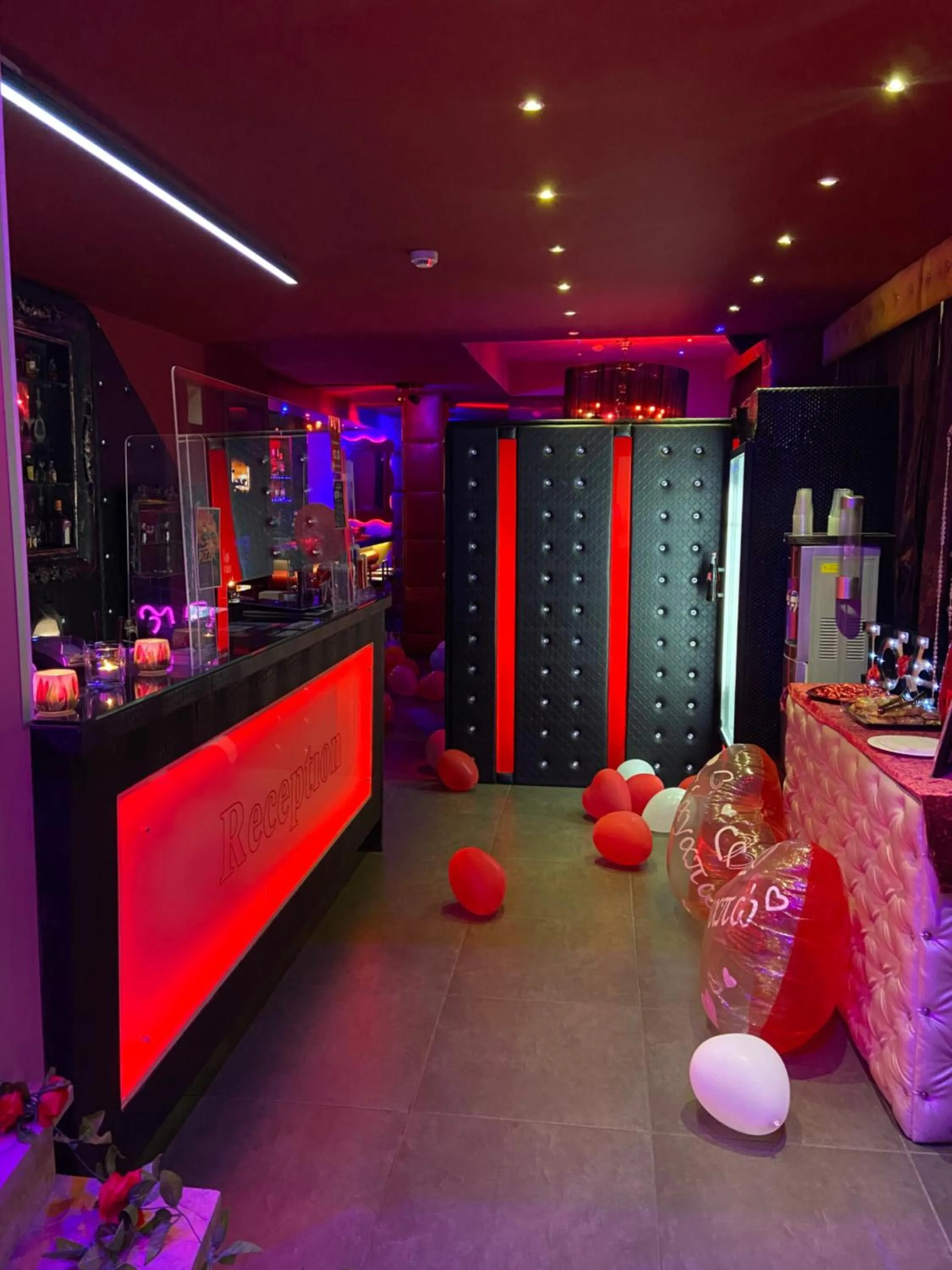 Lobby or reception in Xcite Hotel Salem