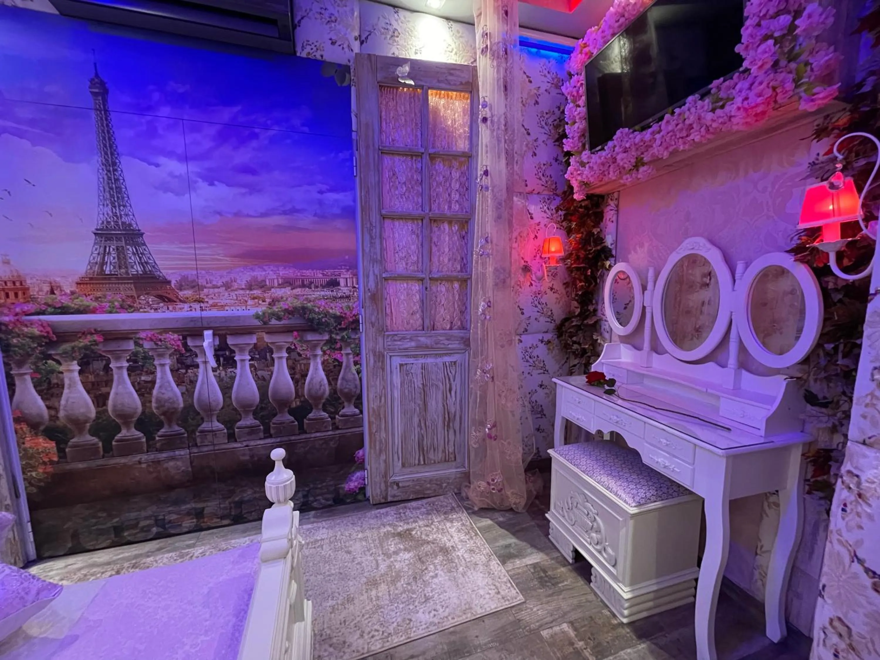 Decorative detail in Xcite Hotel Salem