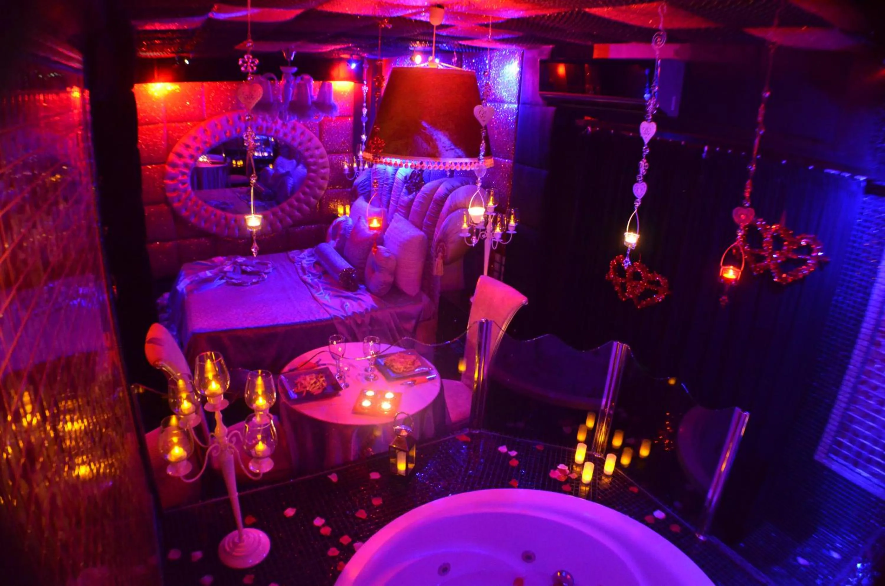 Night in Xcite Hotel Salem