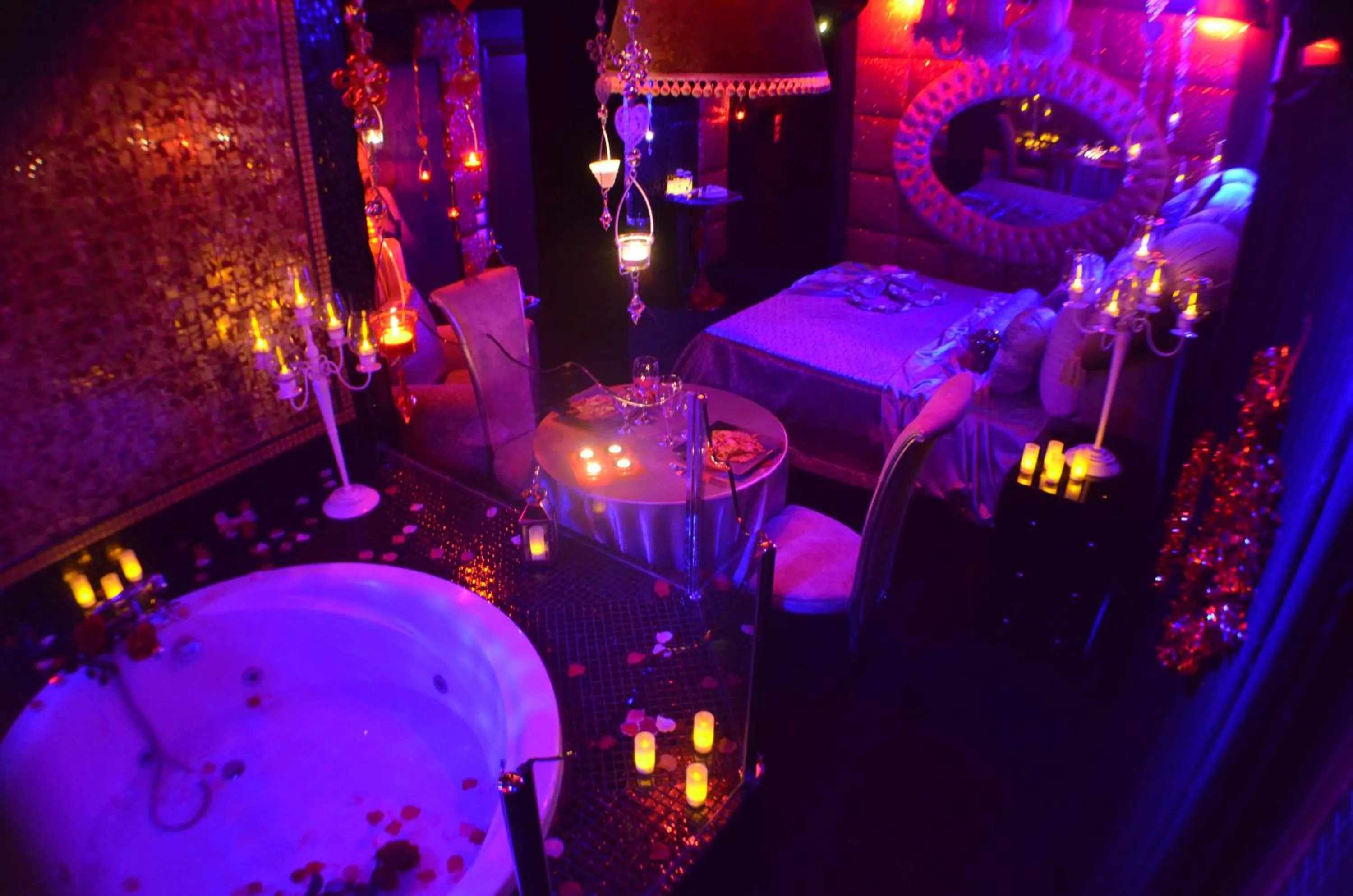 Night in Xcite Hotel Salem