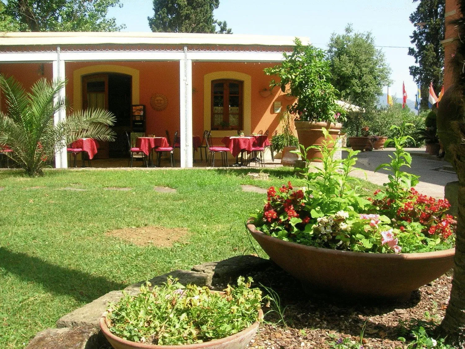 Facade/entrance in Hotel Villa Maya