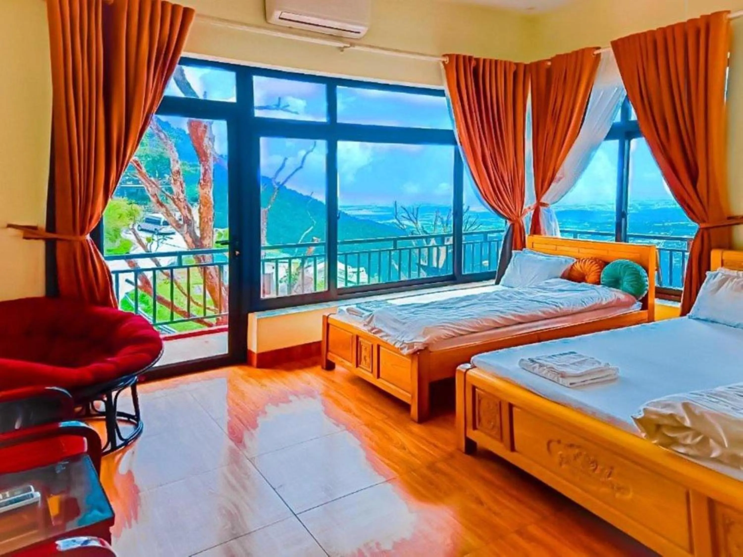 Photo of the whole room, Bed in Sun Villa Tam Đảo