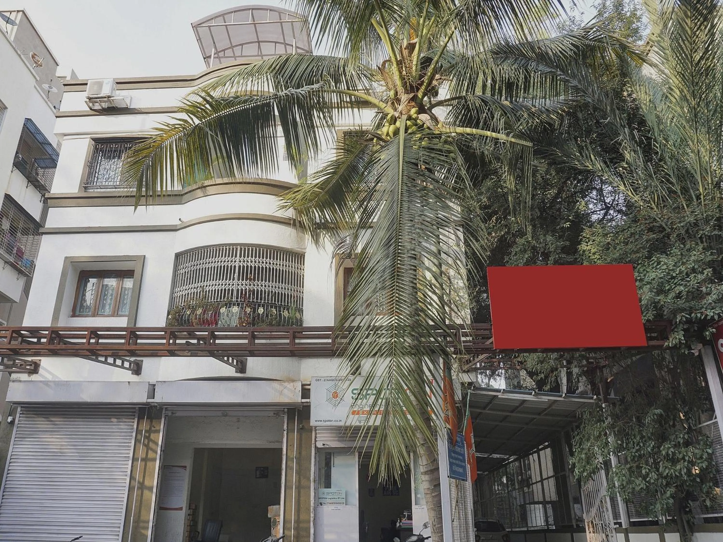 Facade/entrance in Super Townhouse The Upper Room Near Pune Airport