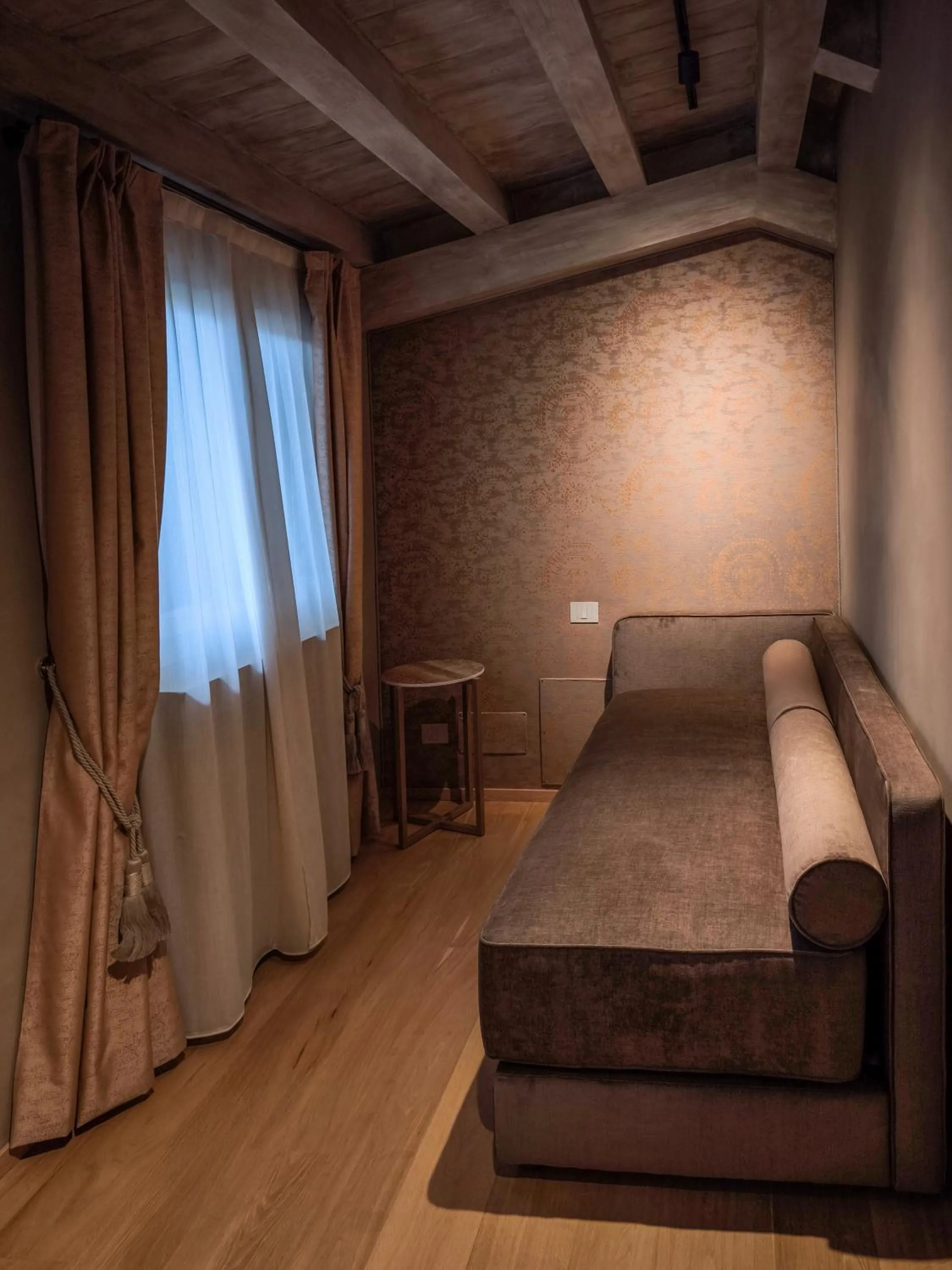 Living room, Bed in Hotel Antiche Figure