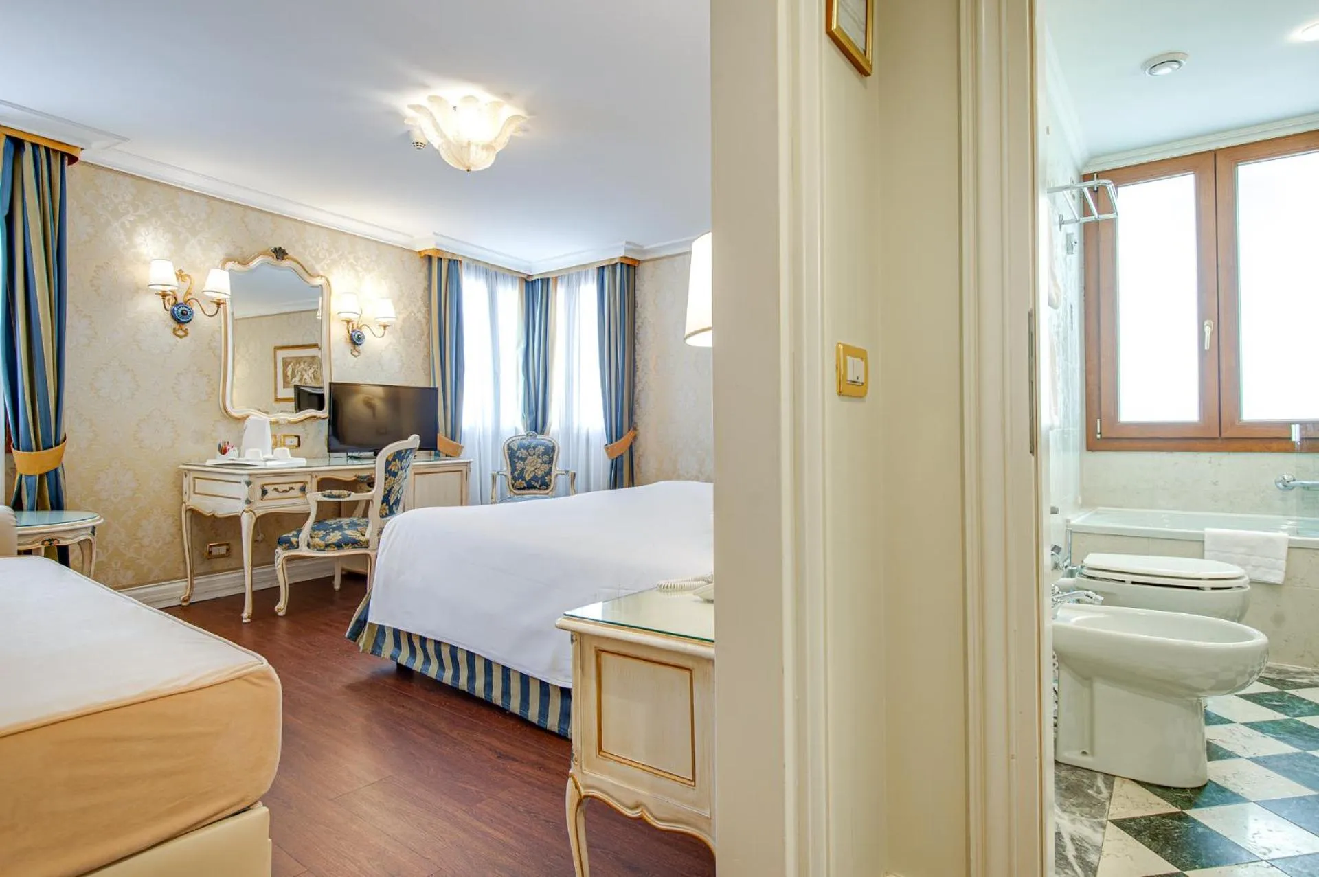 Bedroom, Bed in Hotel Antiche Figure