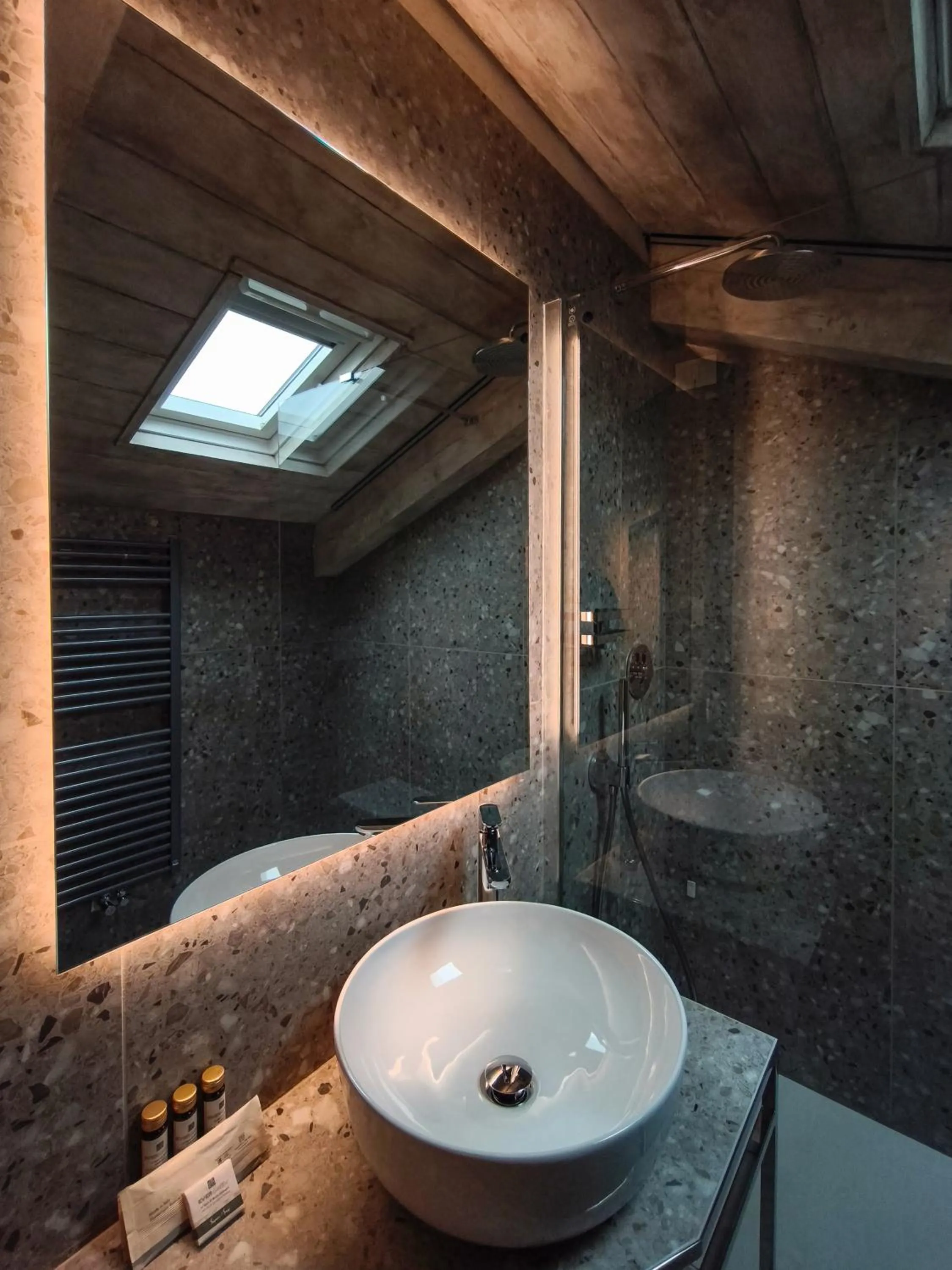 Bathroom in Hotel Antiche Figure