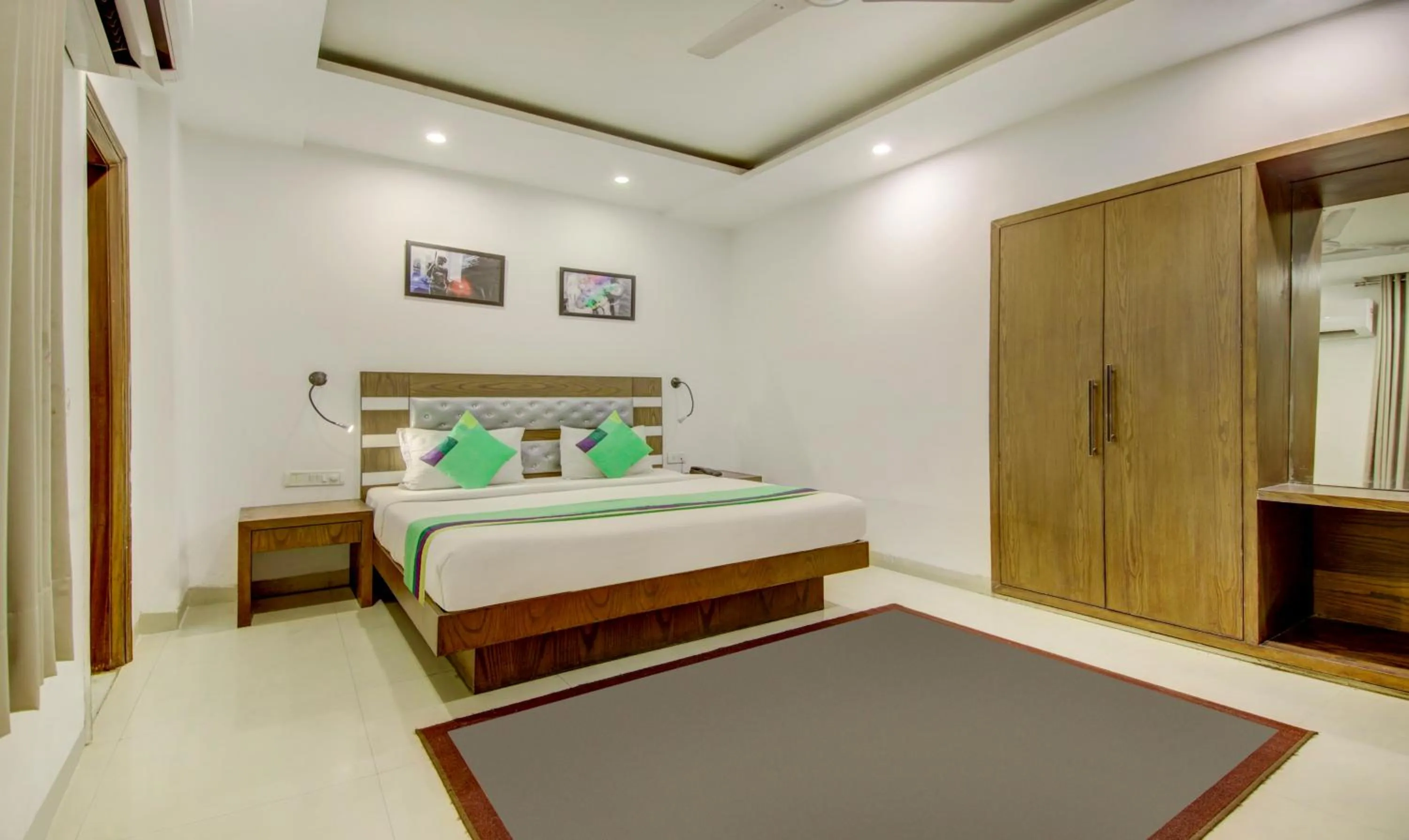 Treebo The Kings Plaza