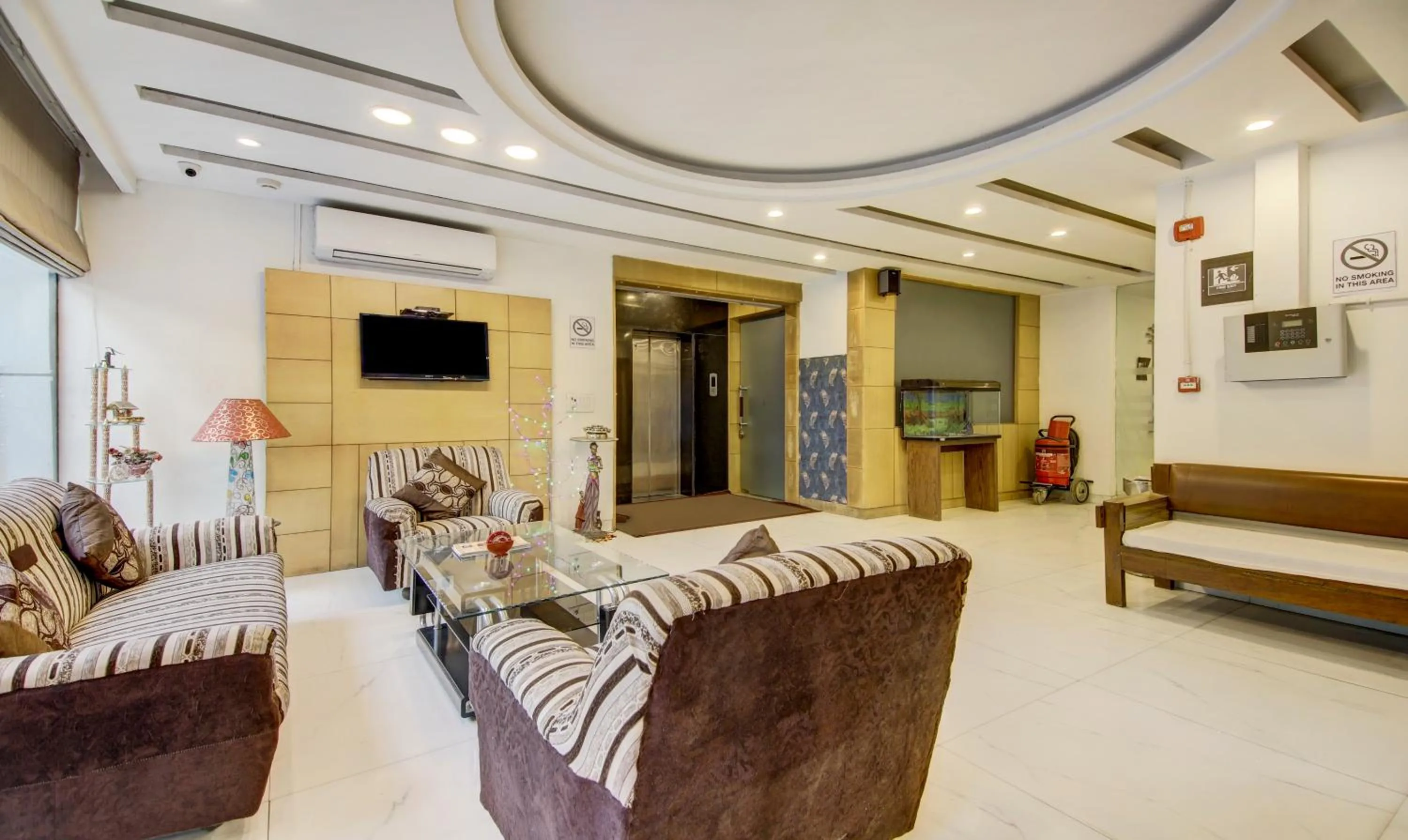 Seating area in Treebo The Kings Plaza