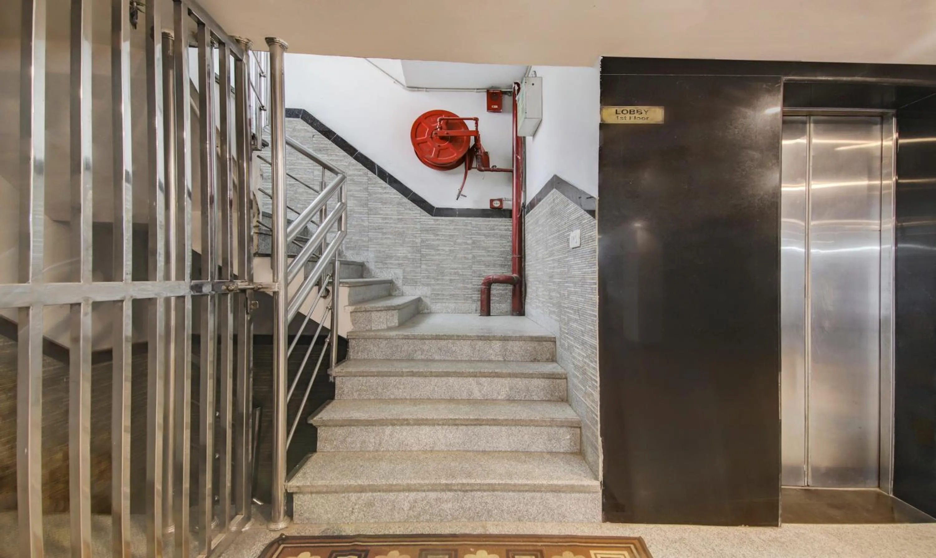 elevator in Treebo The Kings Plaza