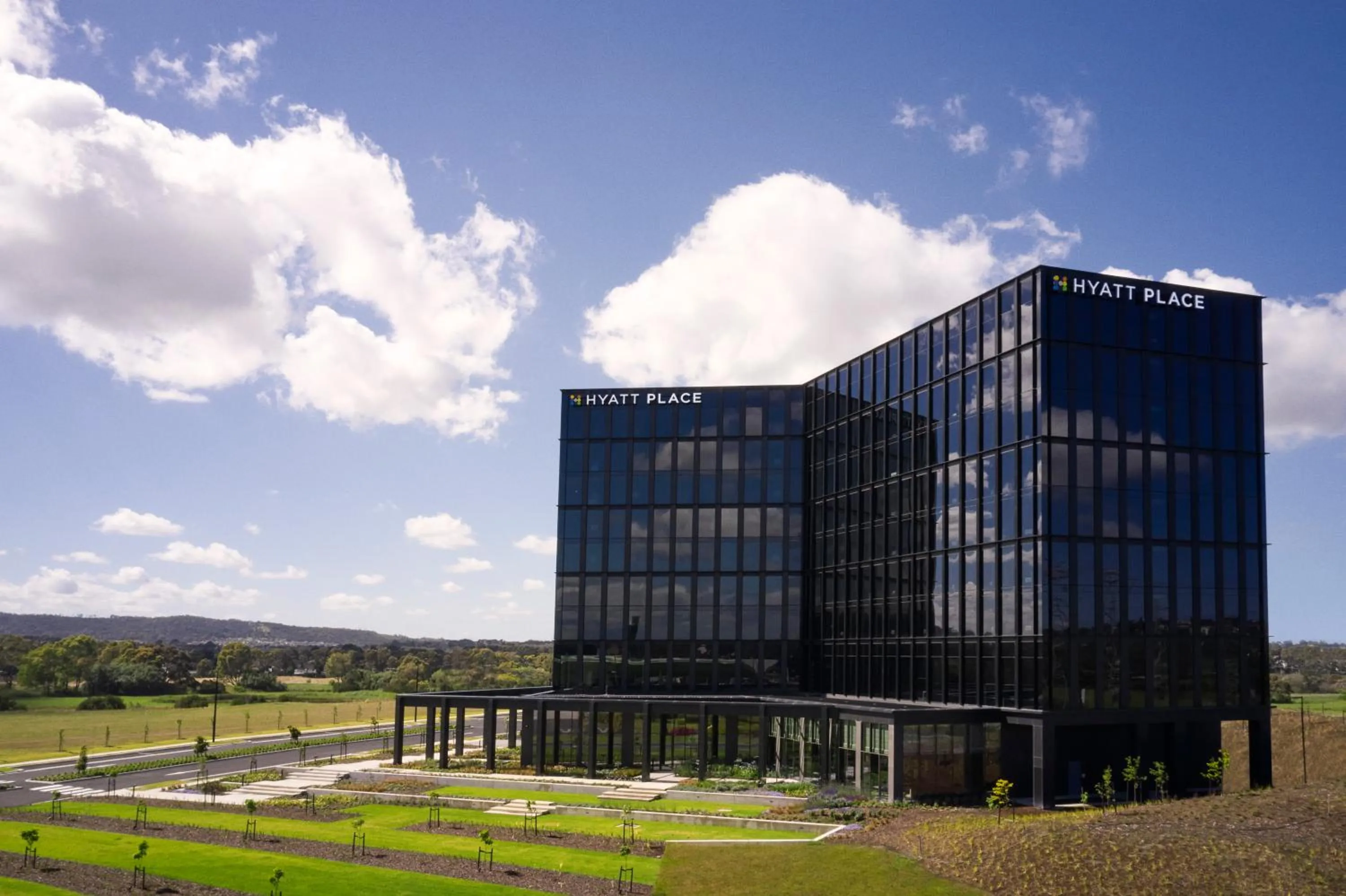 Property building in Hyatt Place Melbourne Caribbean Park