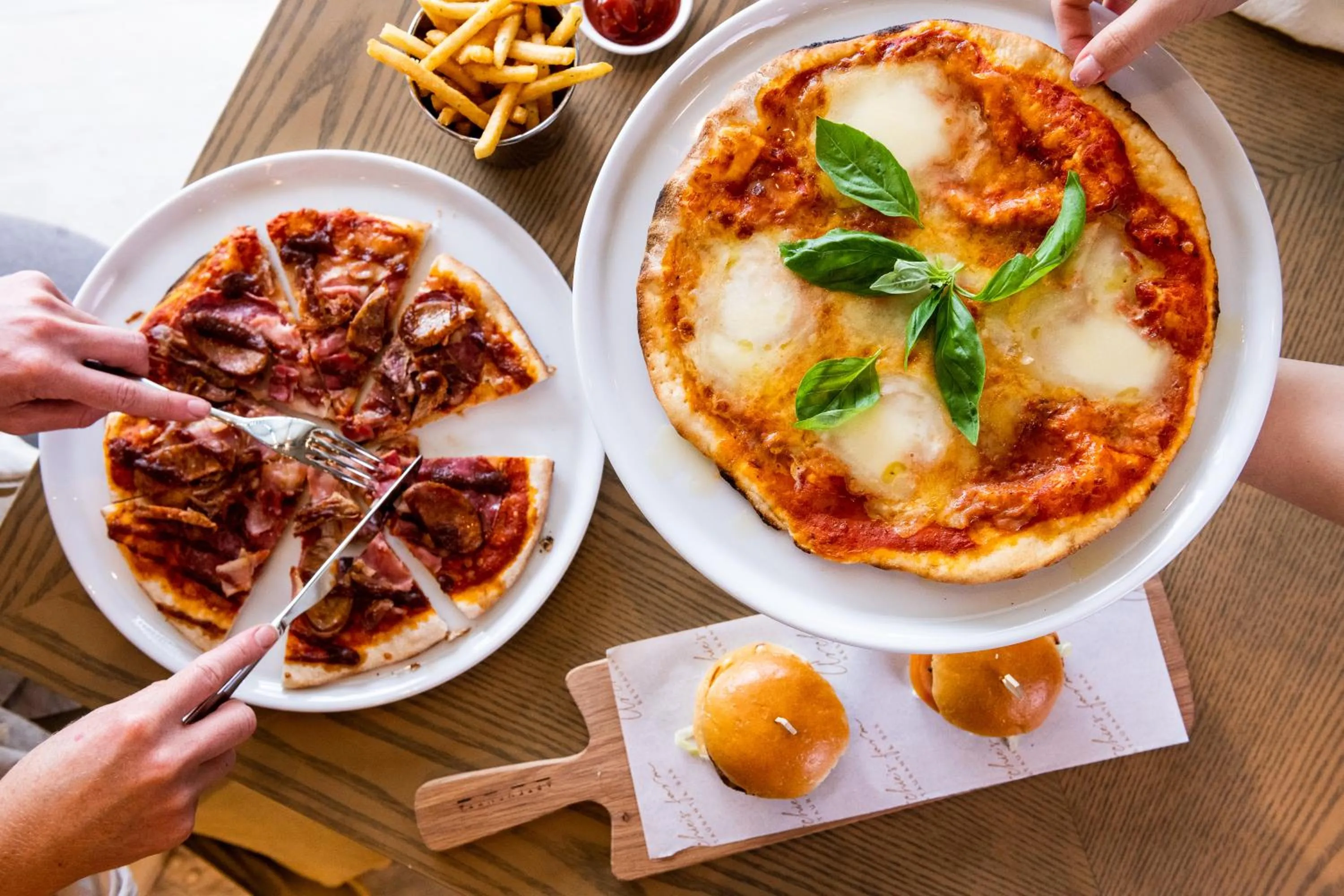 Restaurant/places to eat in Hyatt Place Melbourne Caribbean Park