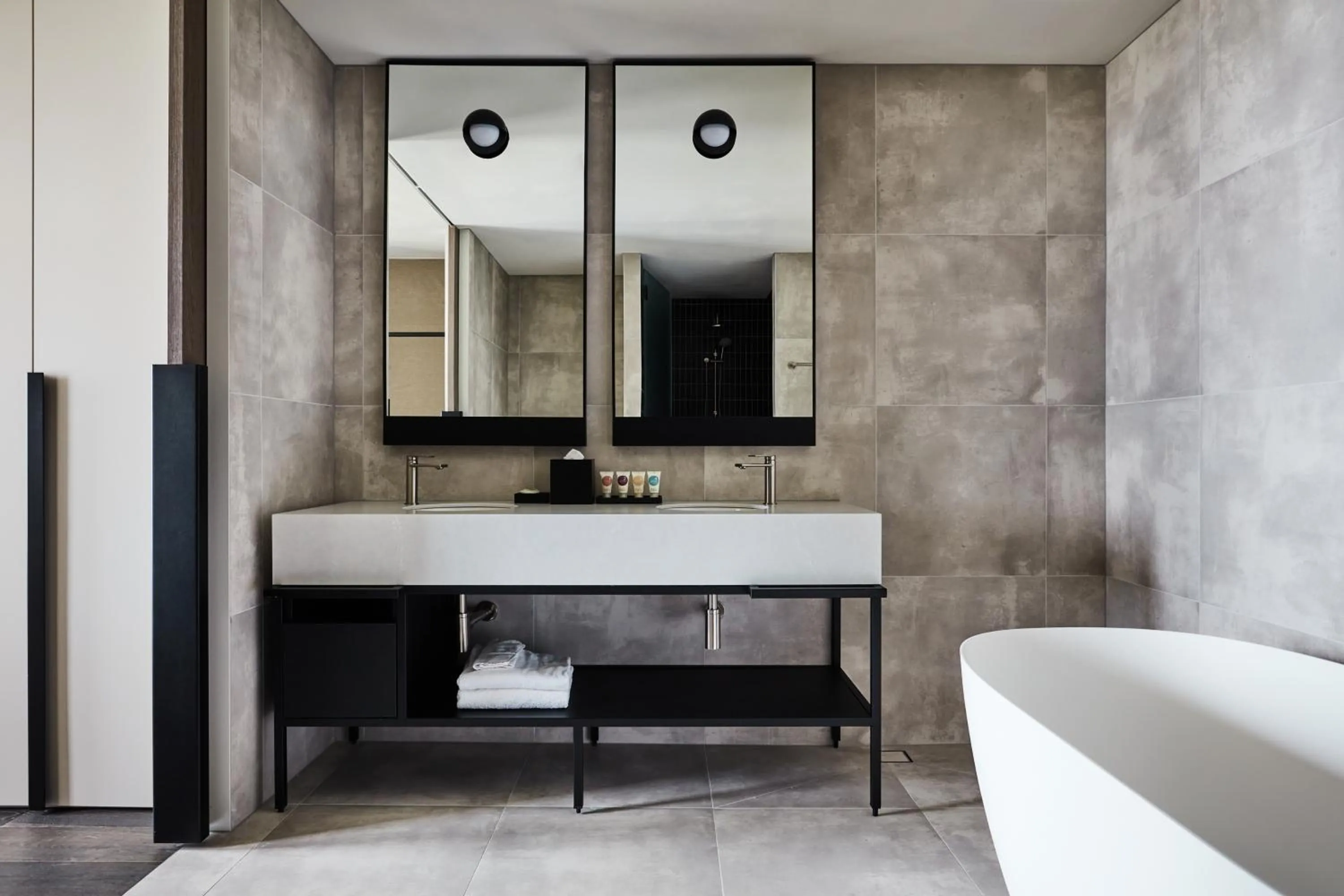 Bathroom, Bed in Hyatt Place Melbourne Caribbean Park