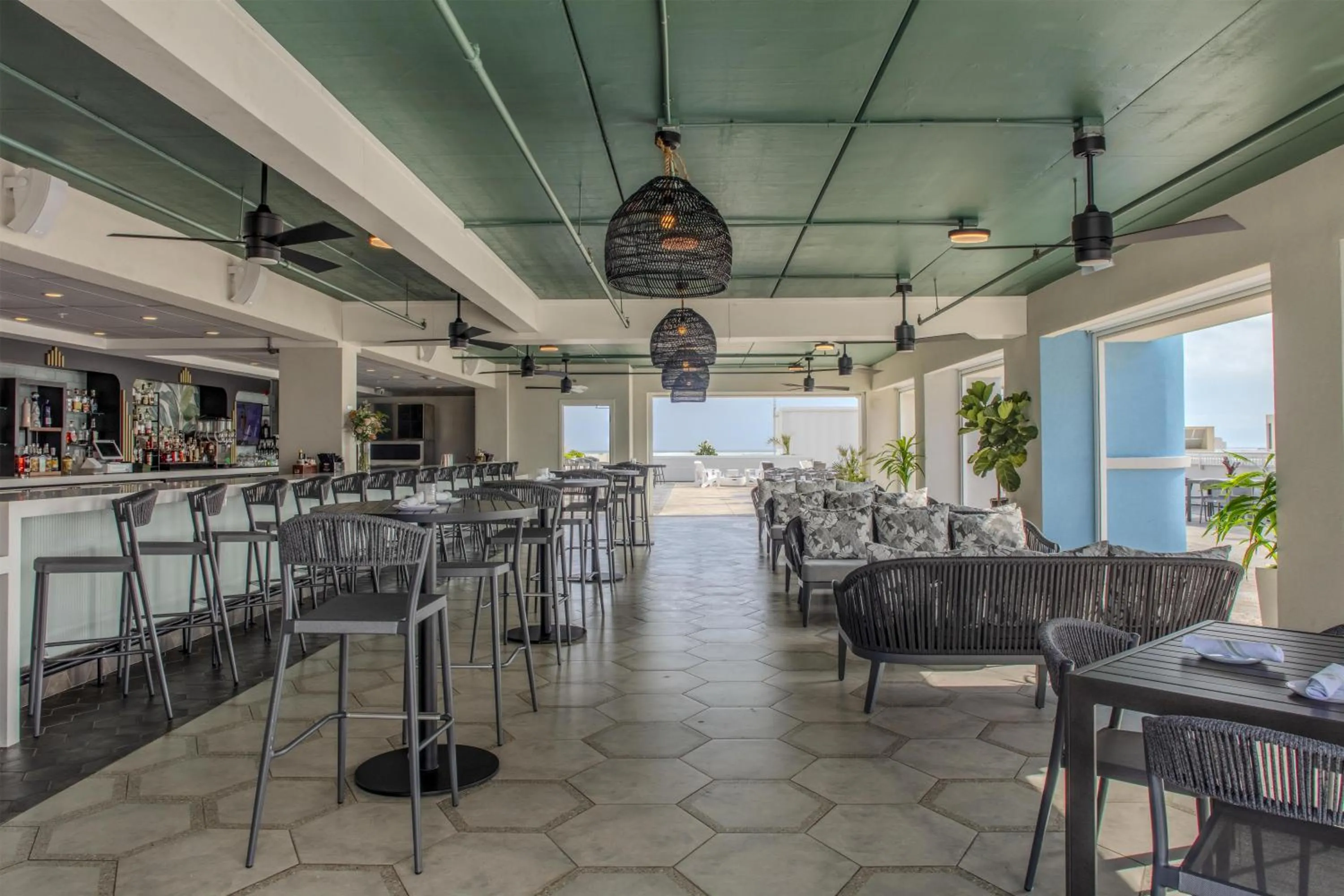 Lounge or bar in Hyatt Place St Augustine Vilano Beach