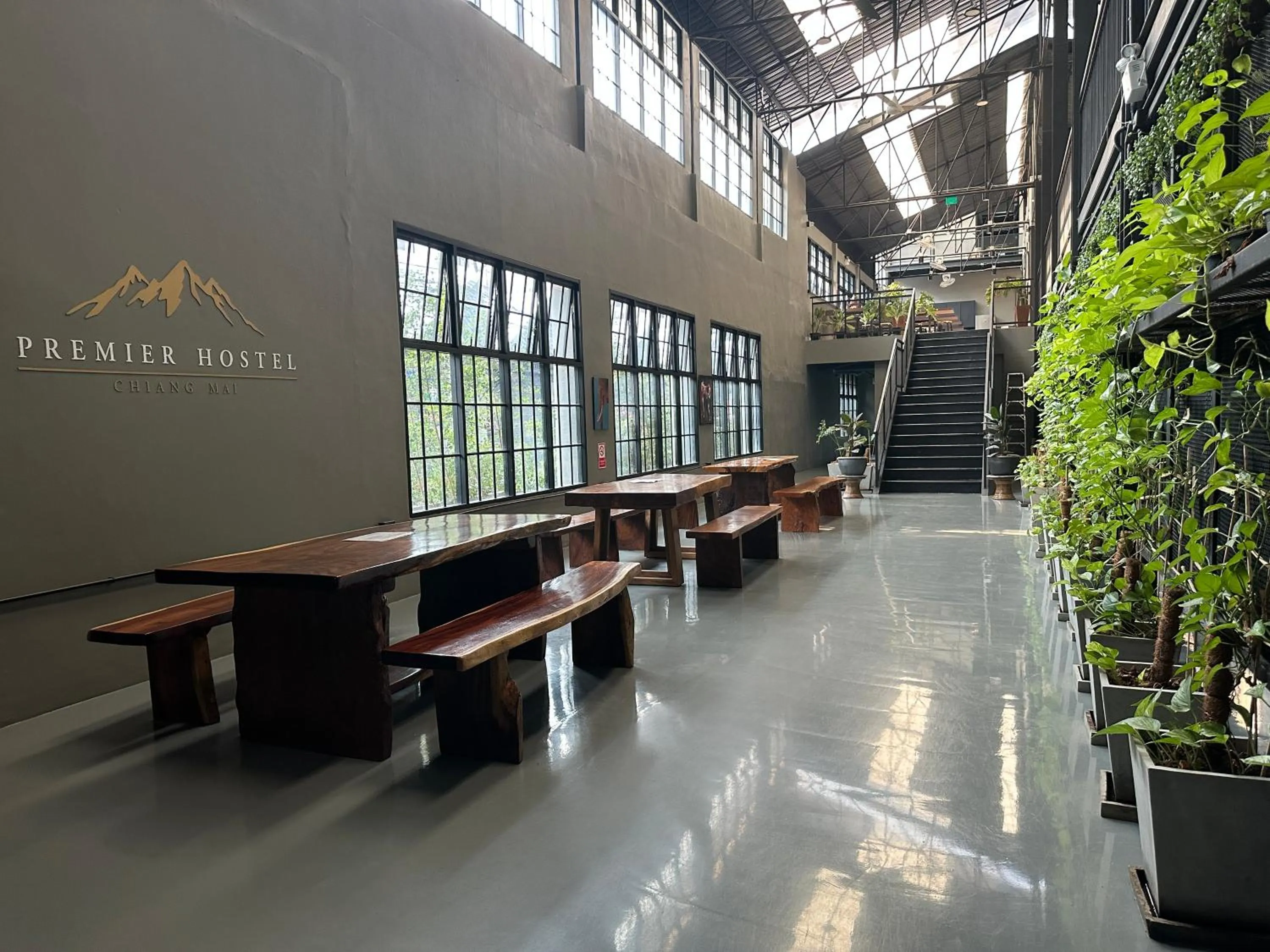 Lobby or reception in Premier Hostel Chiang Mai