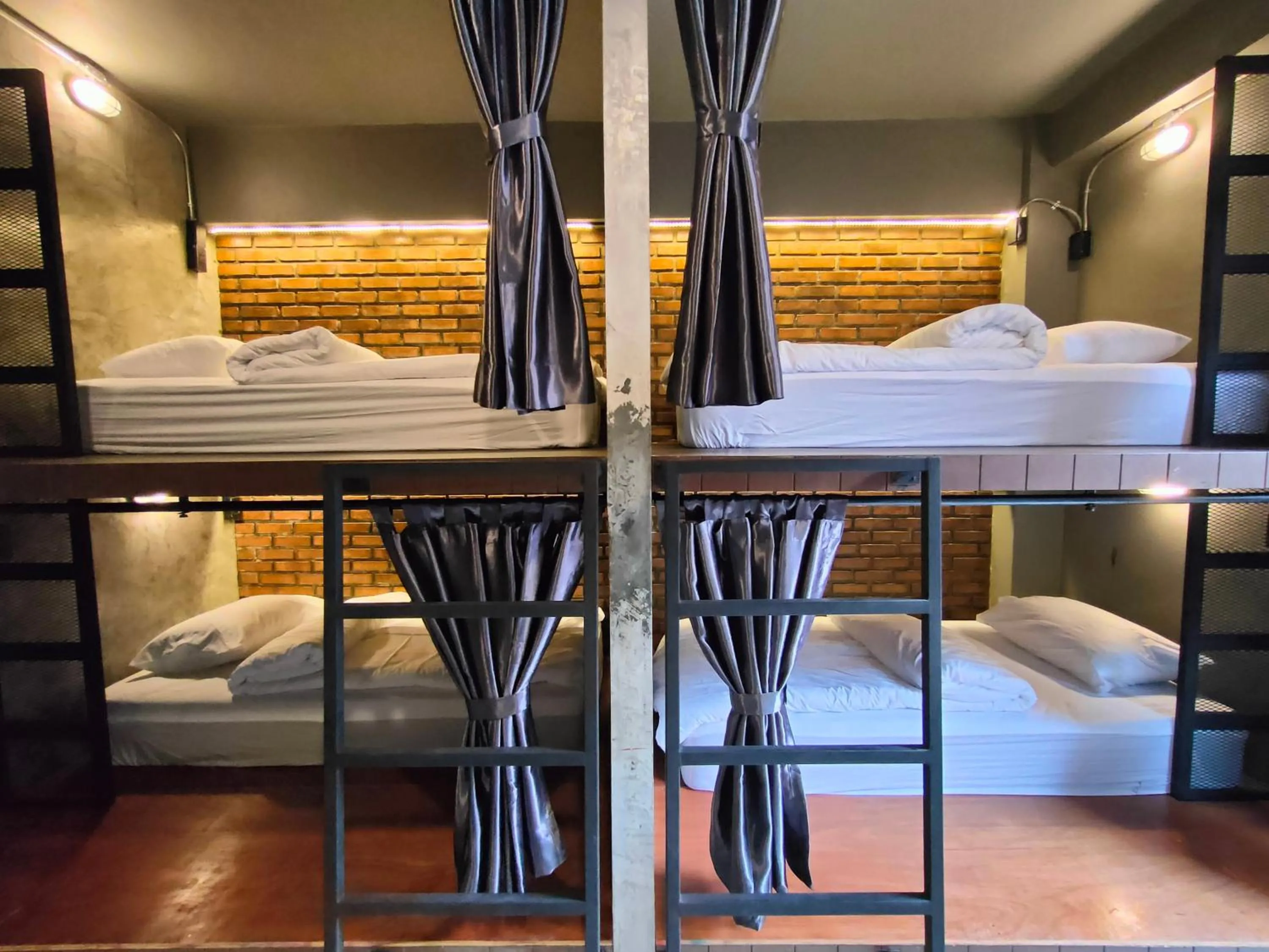 Bedroom, Bed in Premier Hostel Chiang Mai