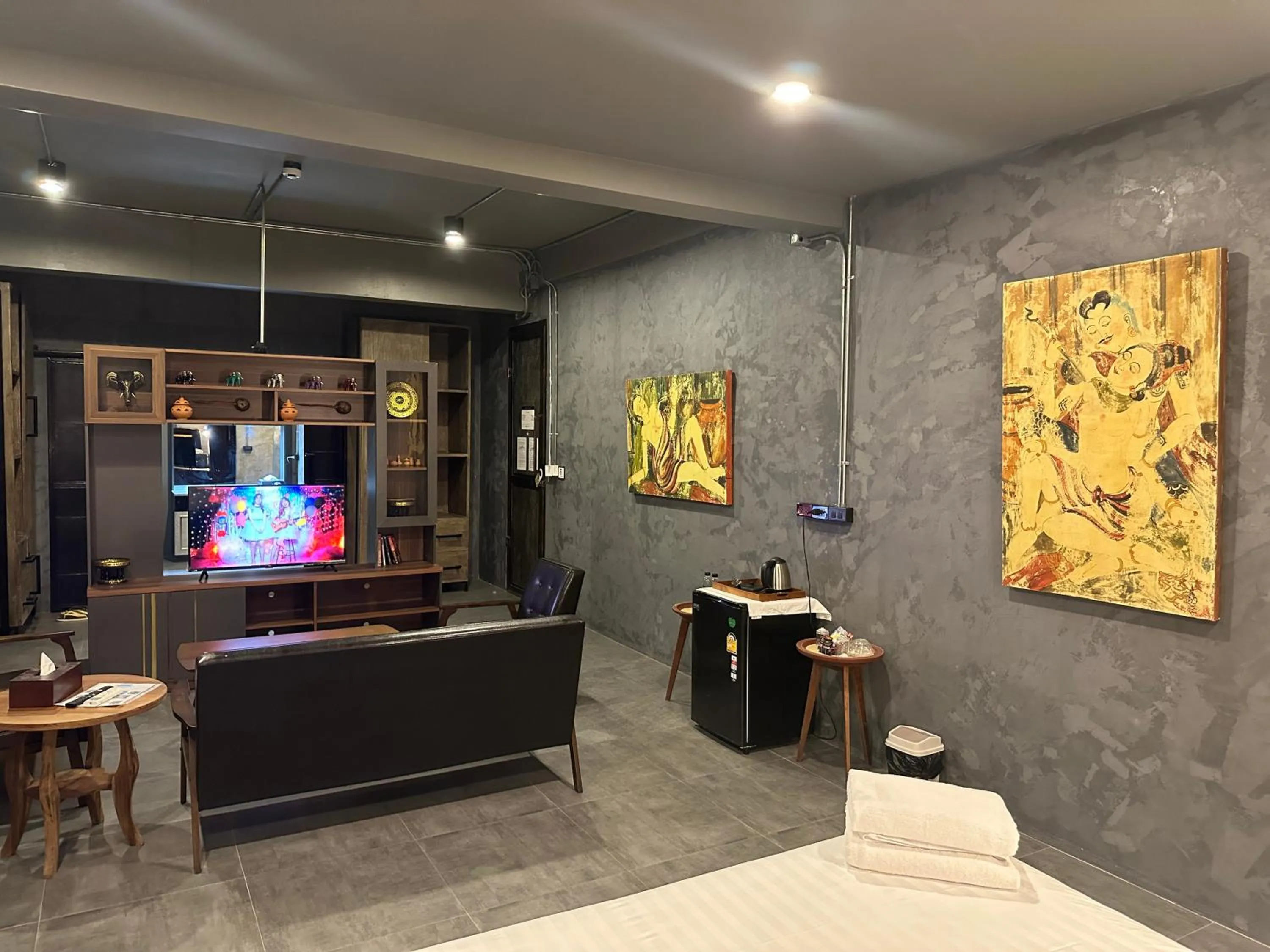 Living room in Premier Hostel Chiang Mai