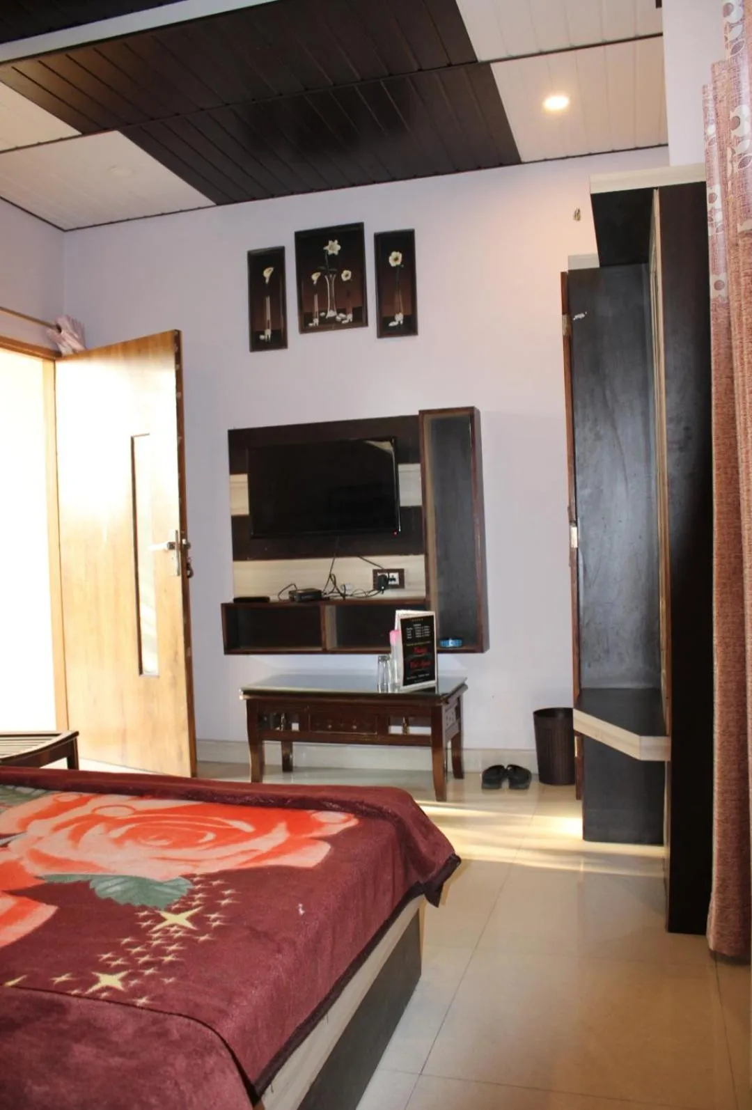 Bedroom, Bed in Oak wood Homestay Banikhet