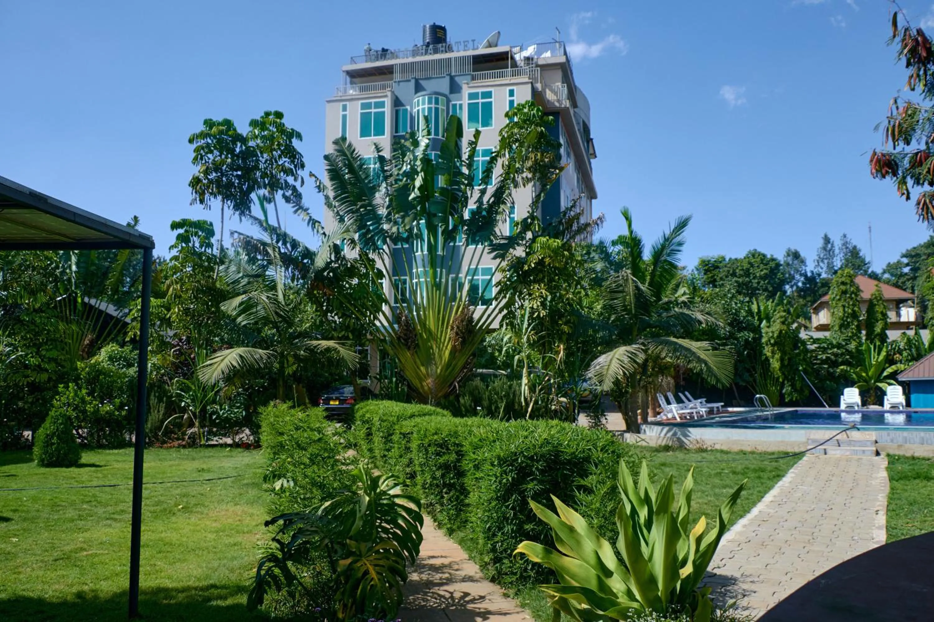 Garden in Elanacha Hotel