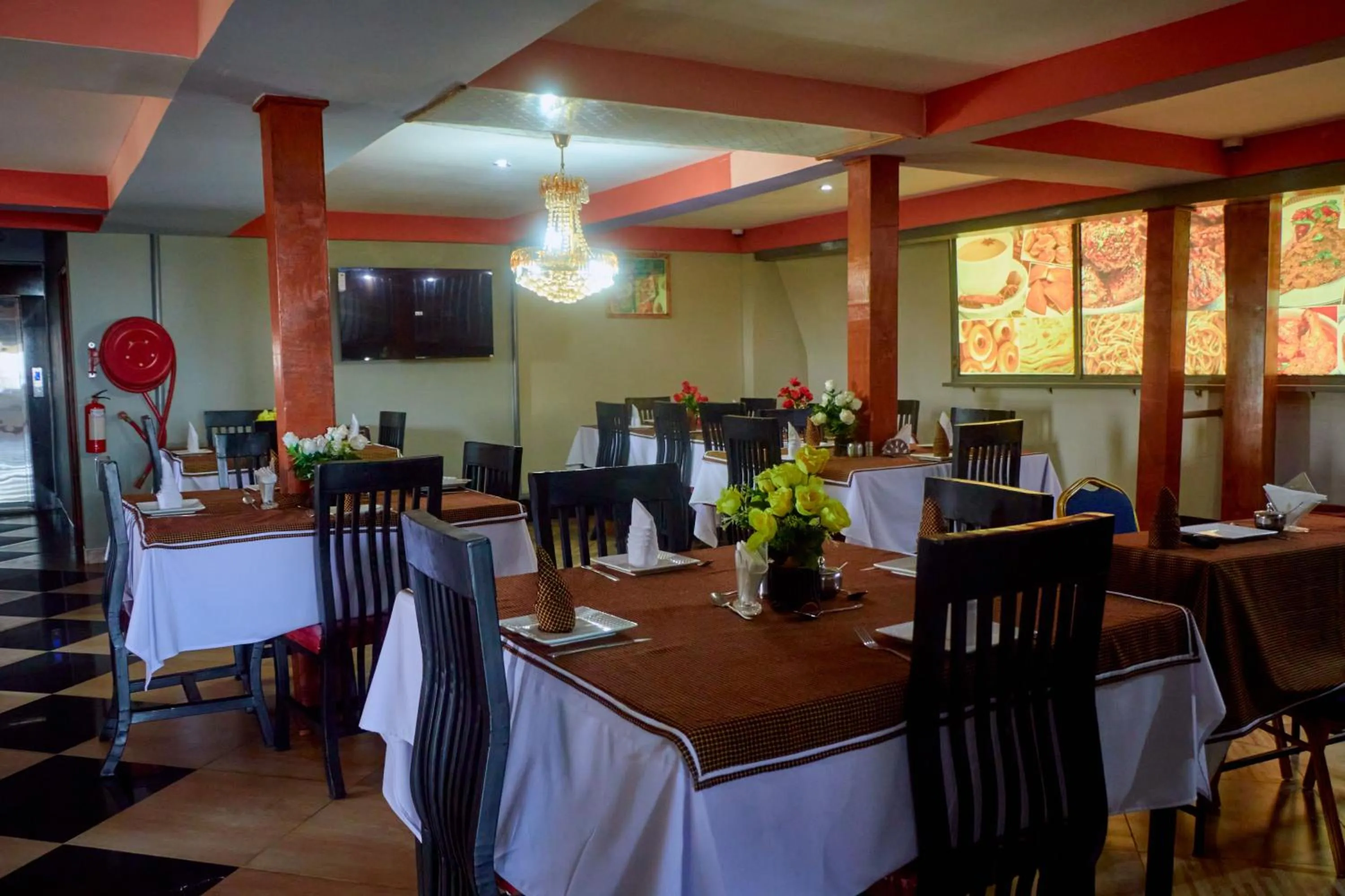 Restaurant/places to eat in Elanacha Hotel