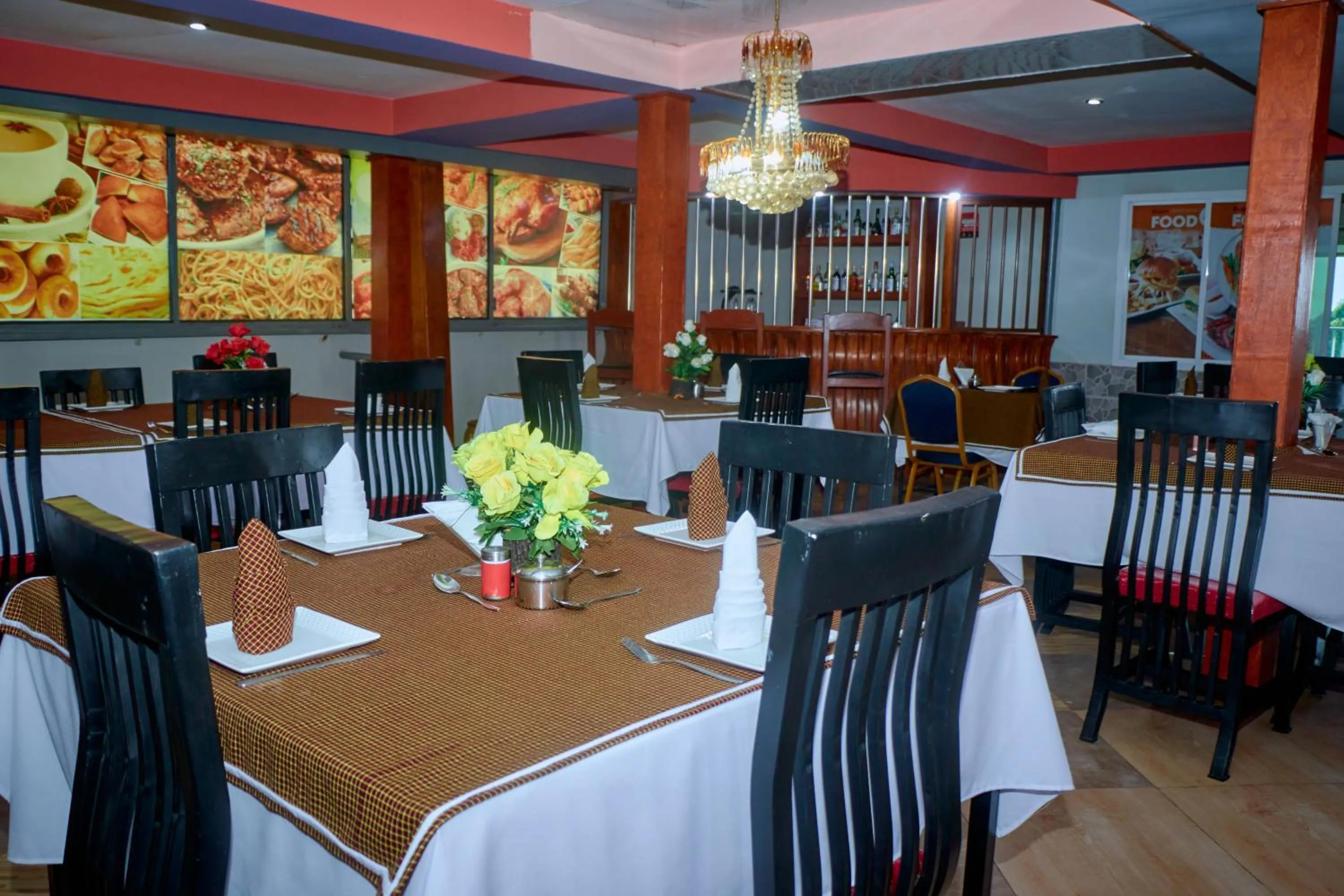 Restaurant/places to eat in Elanacha Hotel